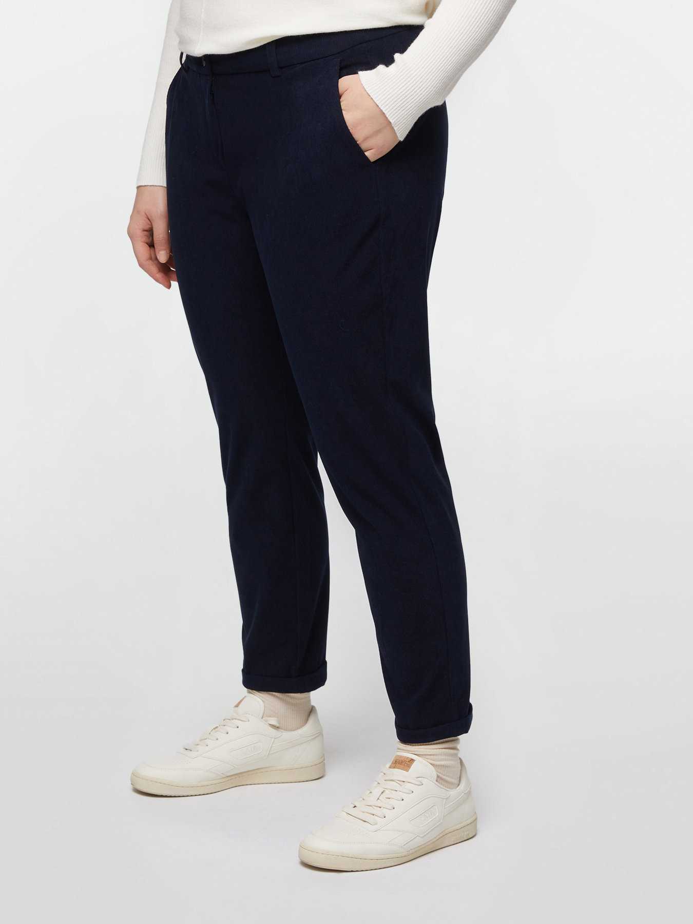 Pantalon en velours ray&eacute; image number 0