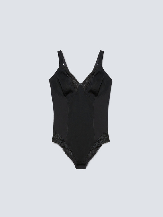 Body Triumph modelant bonnet C