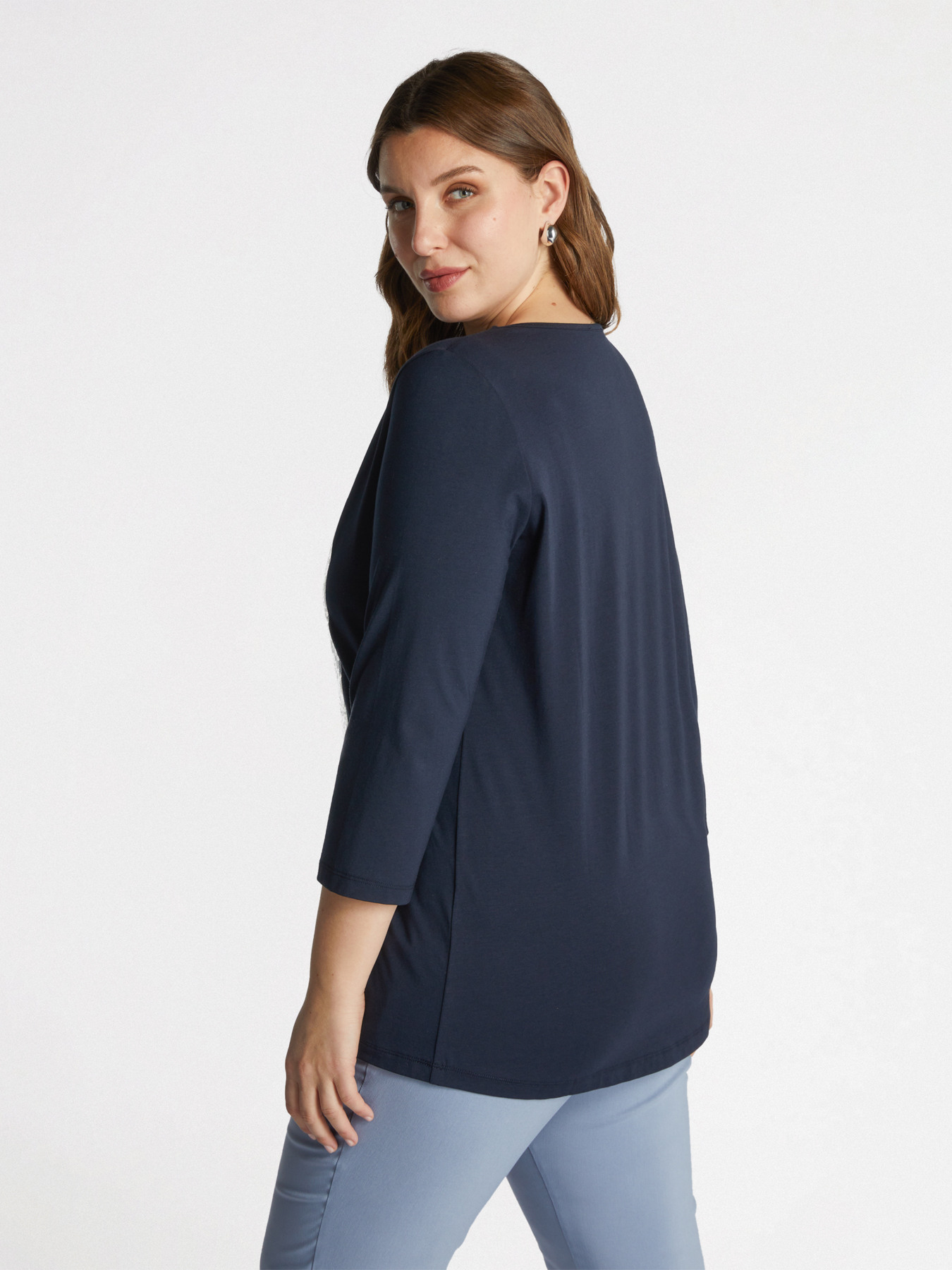 T-shirt with floral print and sequins image number 1