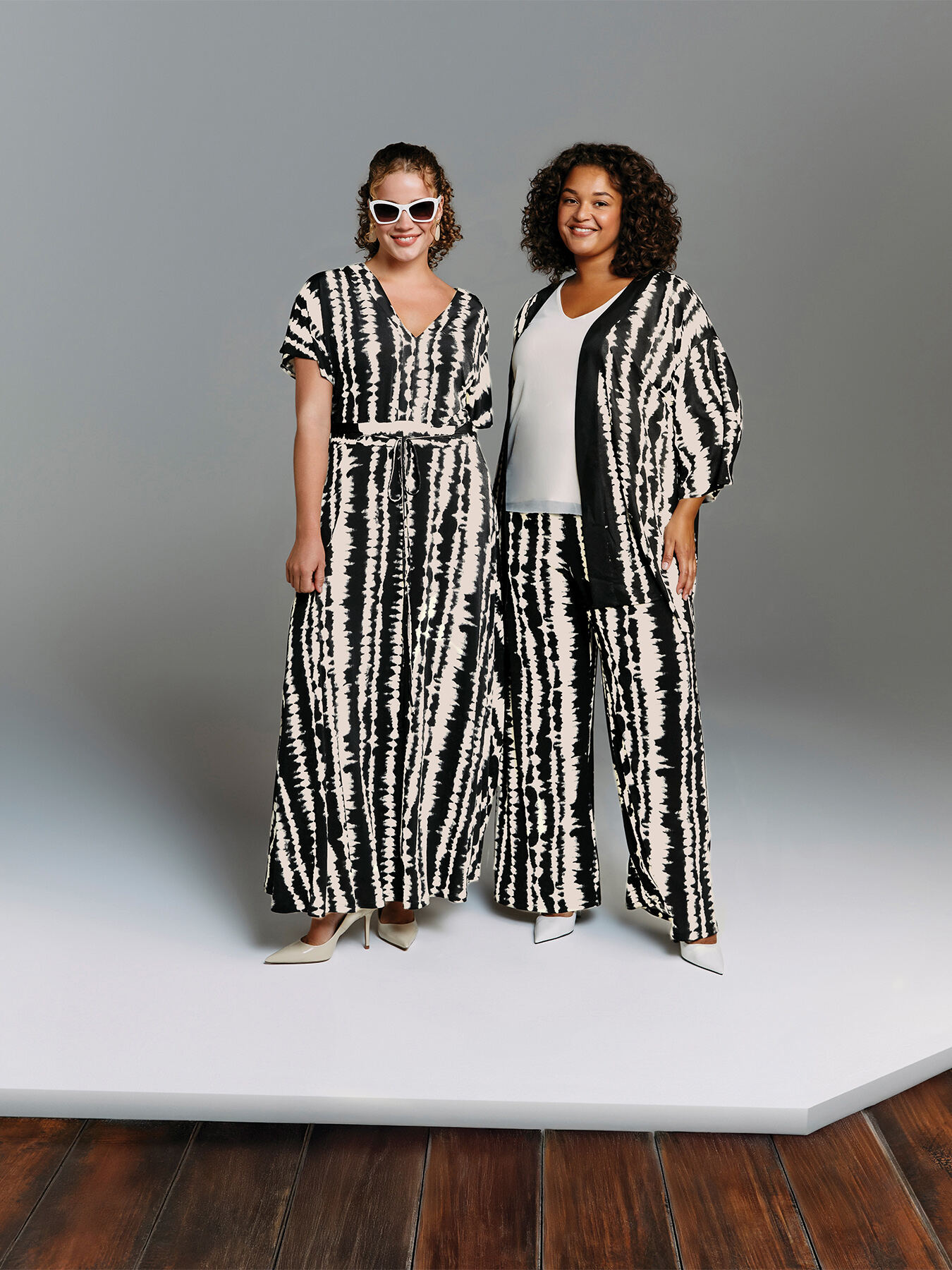 Langes Kleid mit Batik-Print image number 4