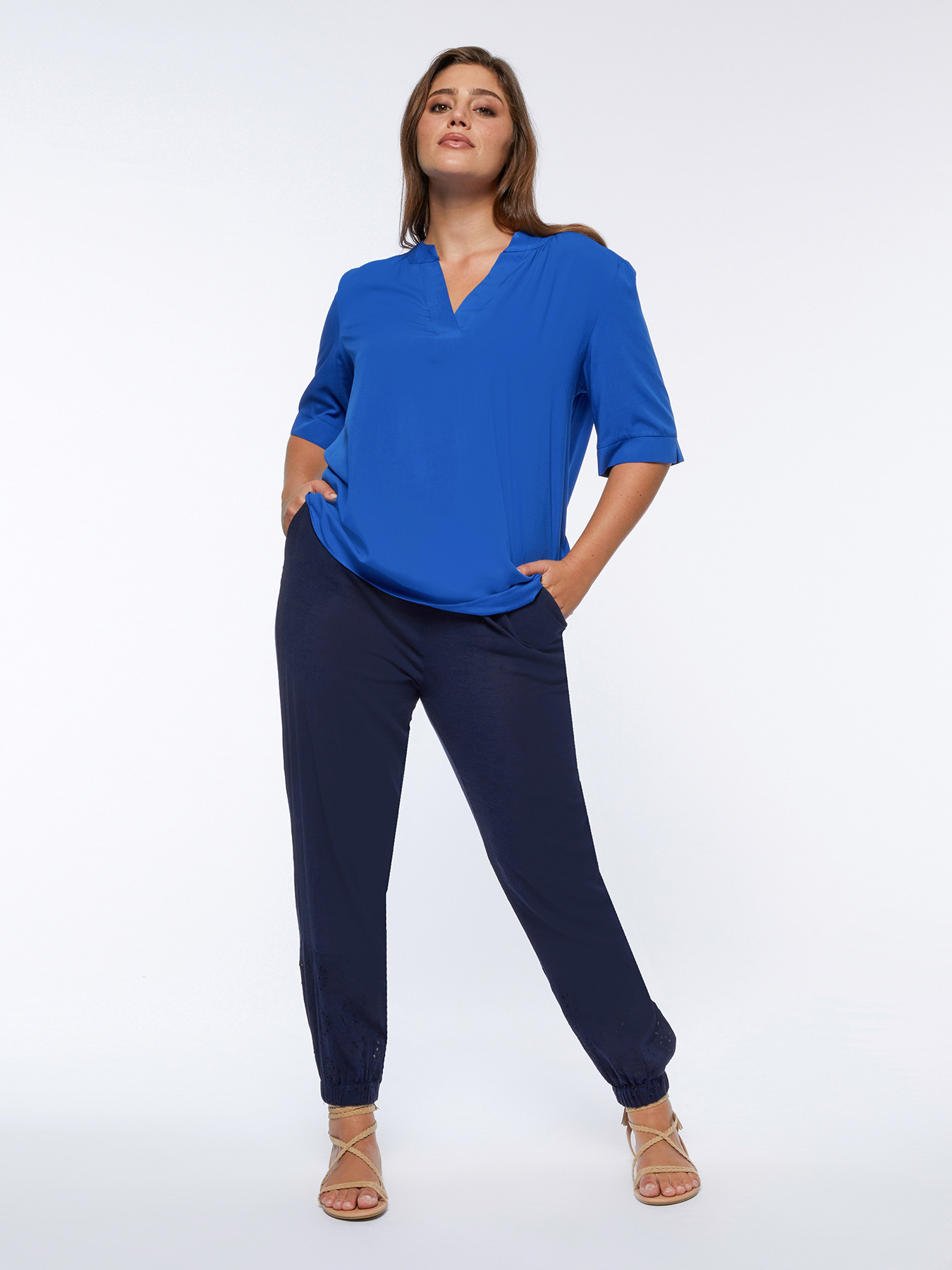 Blusa in viscosa con scollo a V image number 0