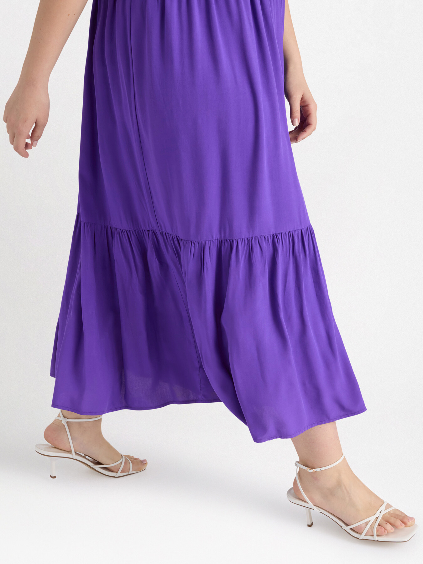 Long LENZING&trade; ECOVERO&trade; viscose dress image number 3