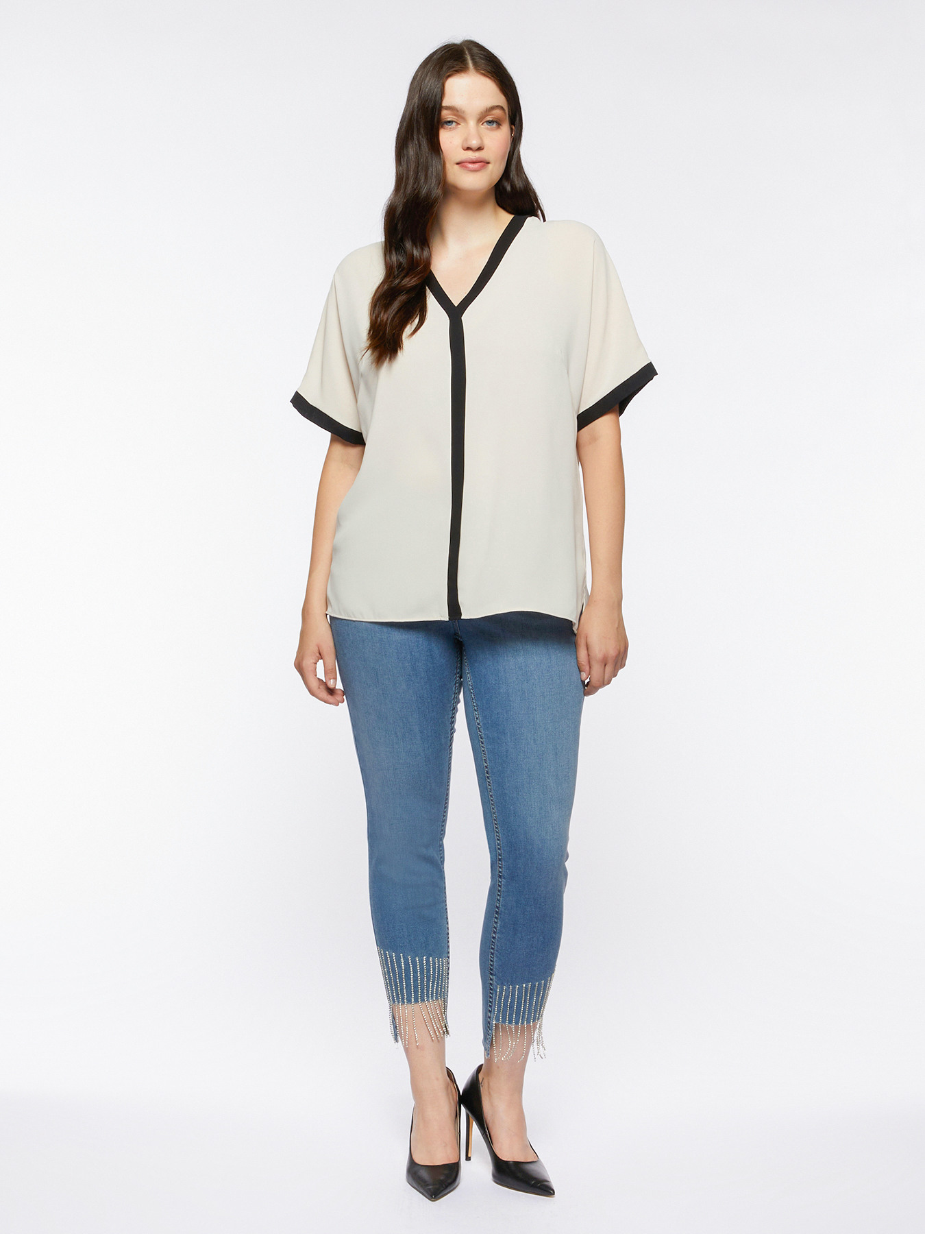 Blusa in georgette con bordi neri image number 2