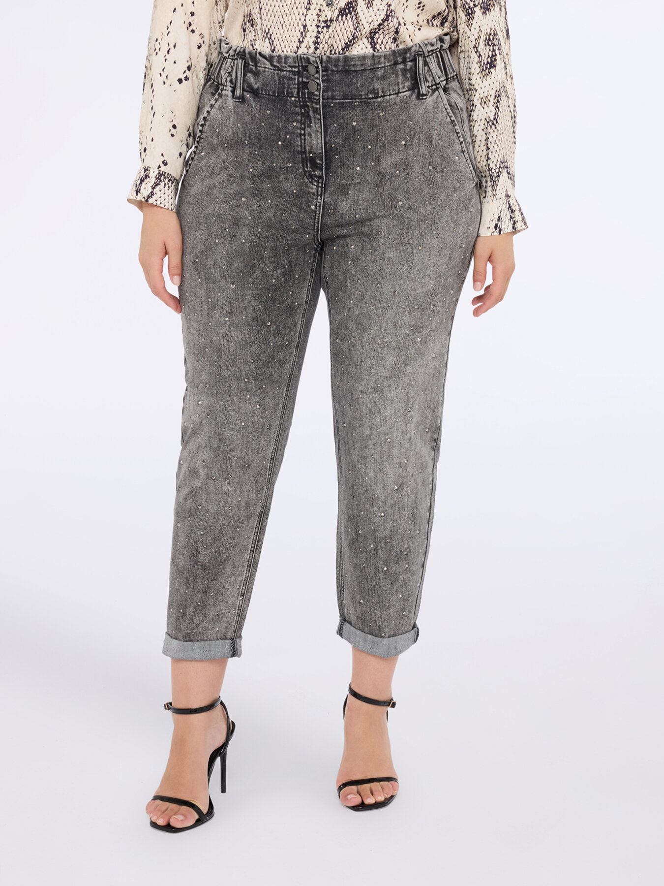 Balloon jeans with used effect and luminous appliqu&eacute;s image number 2