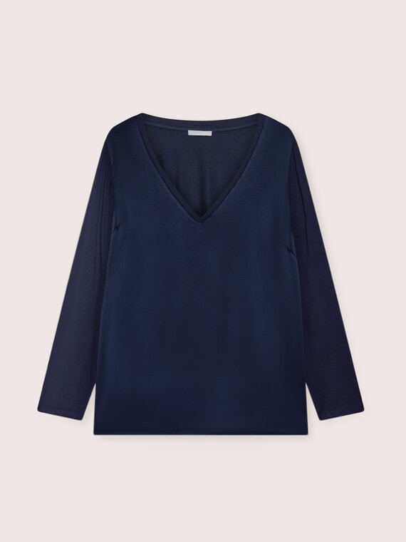 Two-material V-neck T-shirt with long sleeves