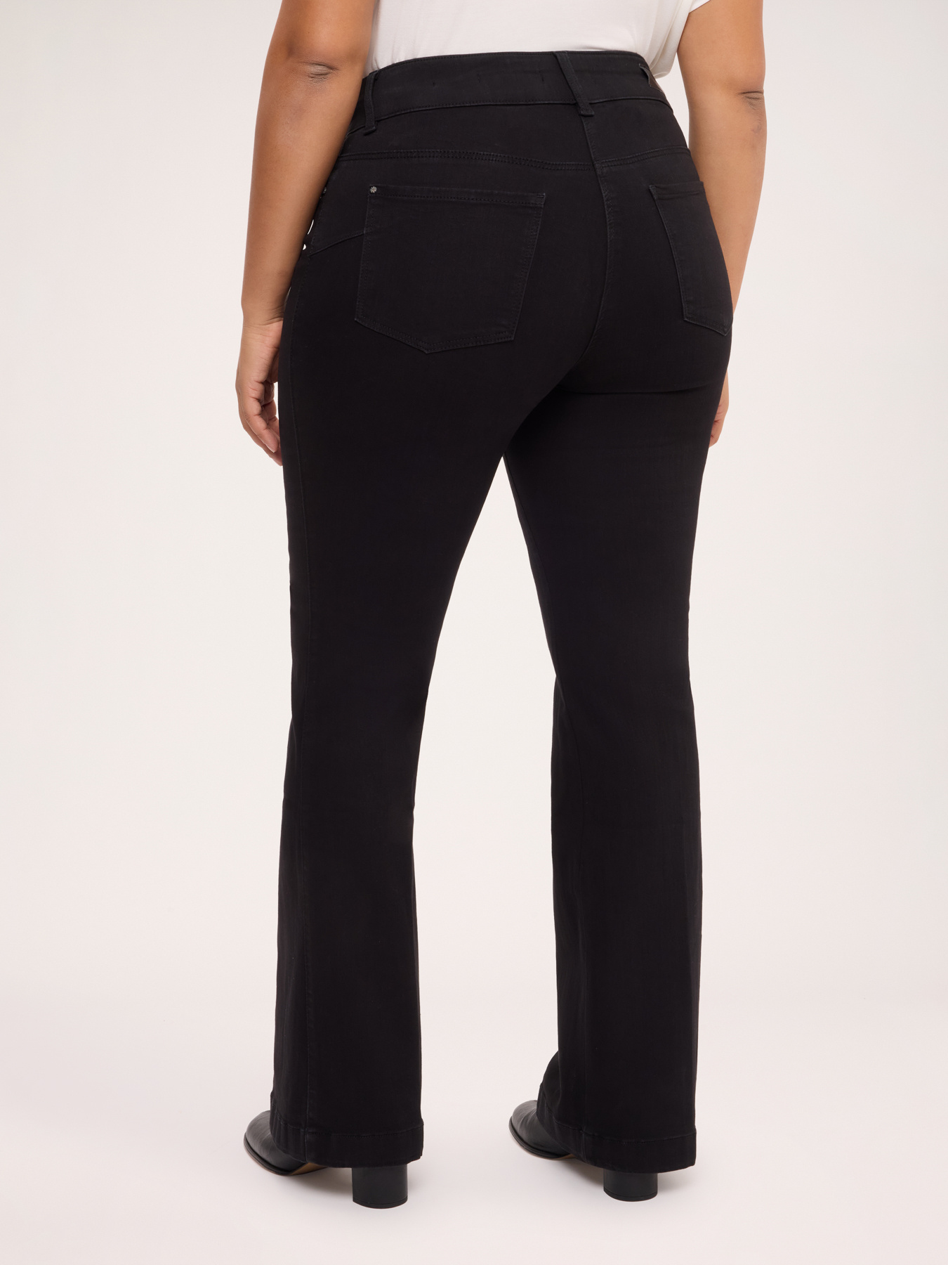 Total black flare jeans image number 1