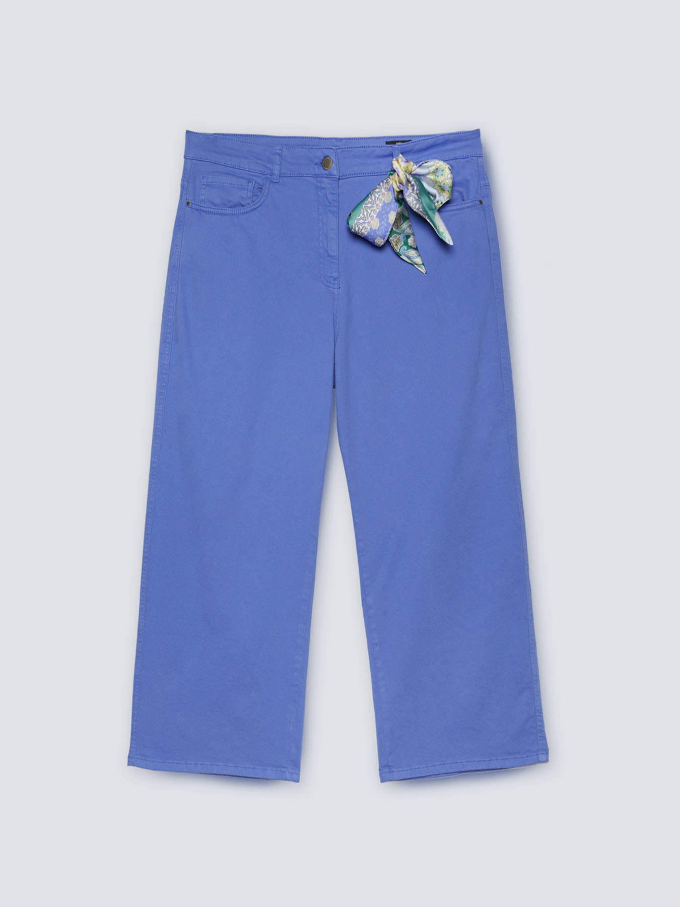 Pantalones wide leg cropped con fular image number 4