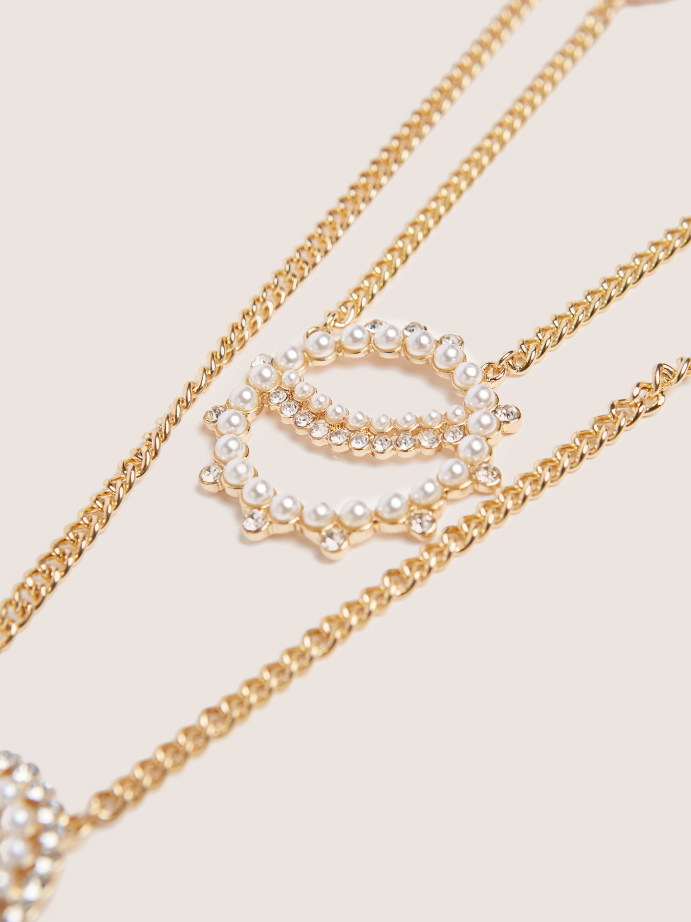 Collana multifilo con ciondoli rotondi image number 1