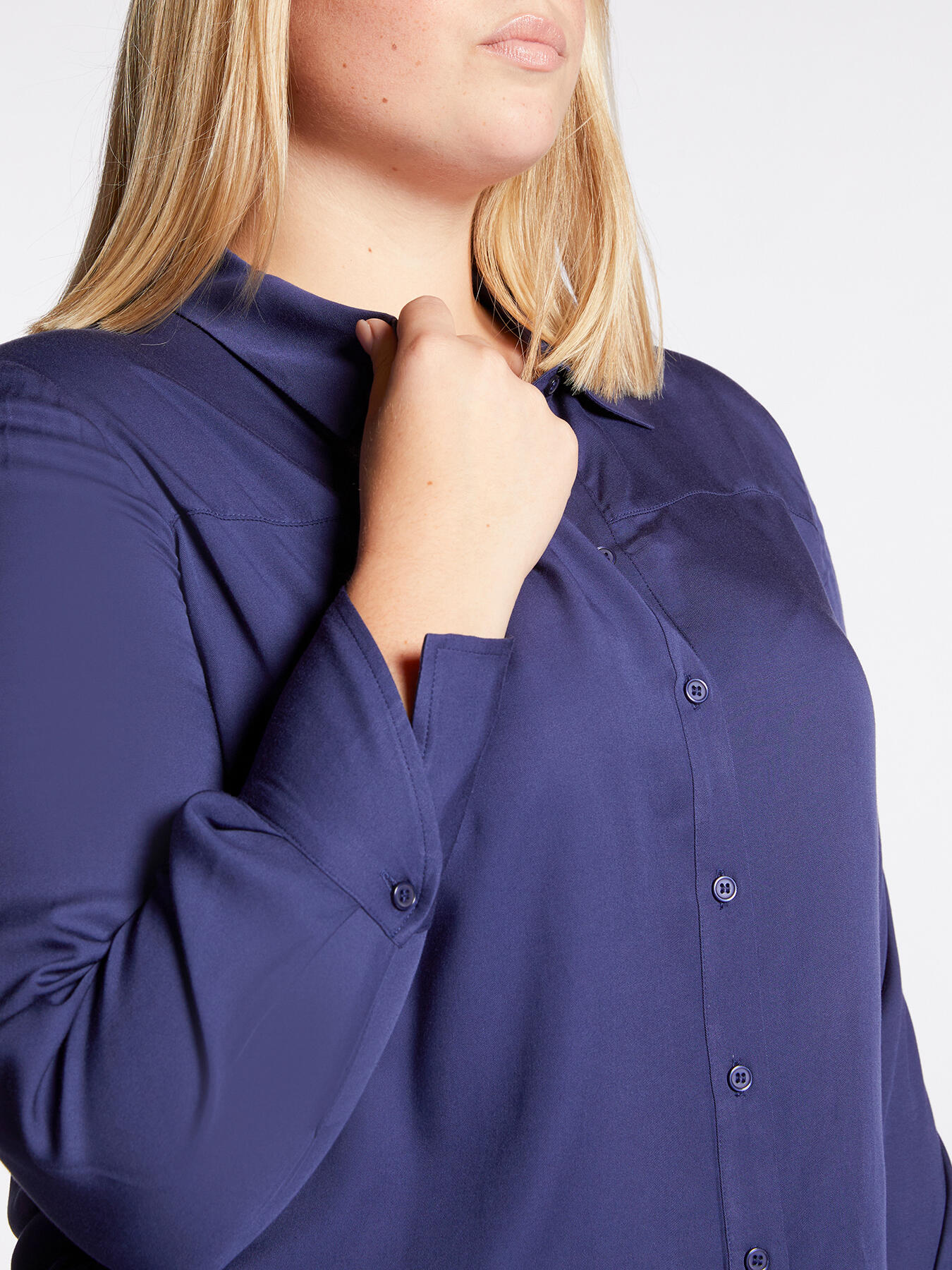 Camicia #livegreen con polsini sagomati image number 2