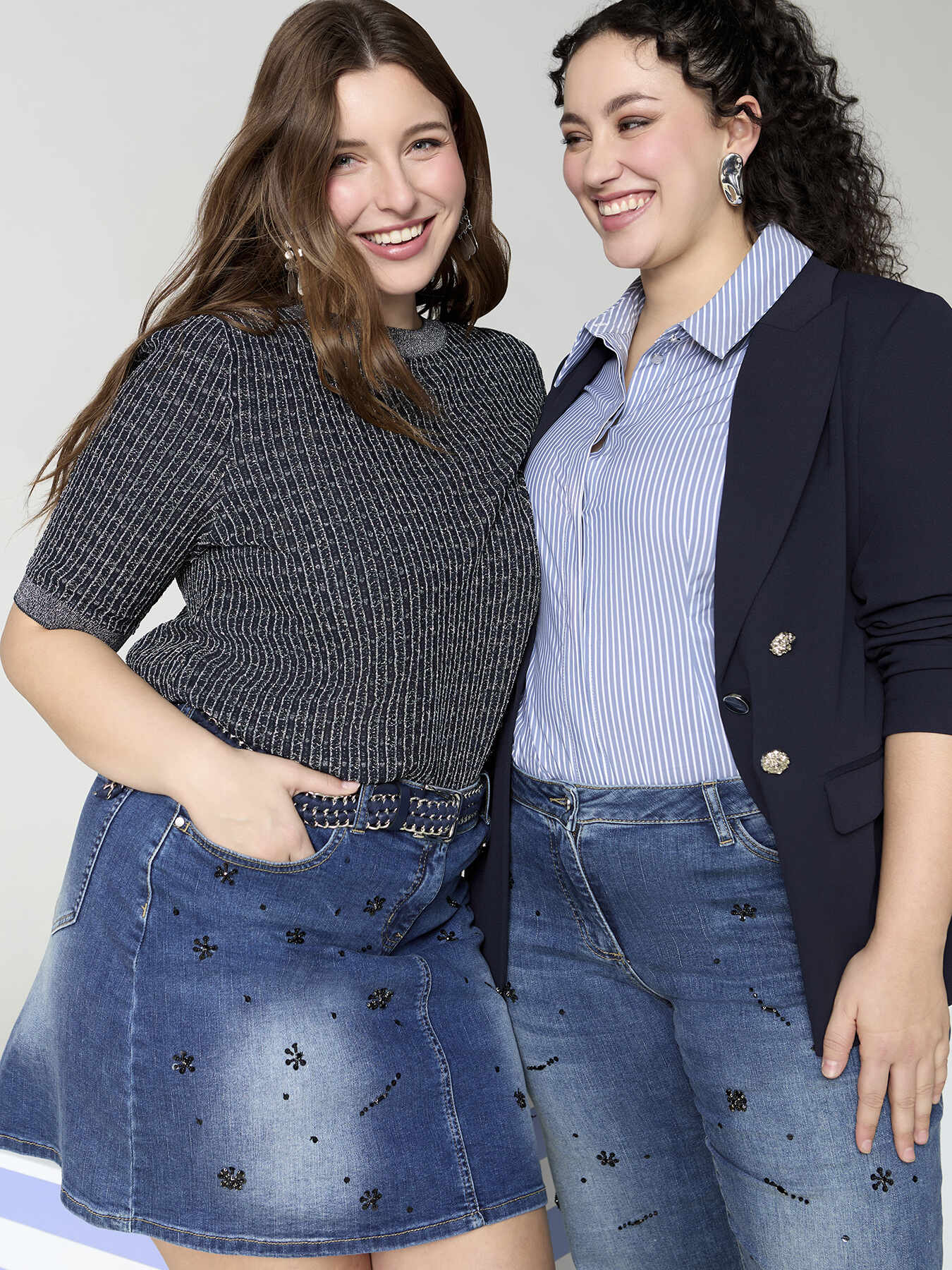Denim mini skirt with appliqu&eacute;s image number 5