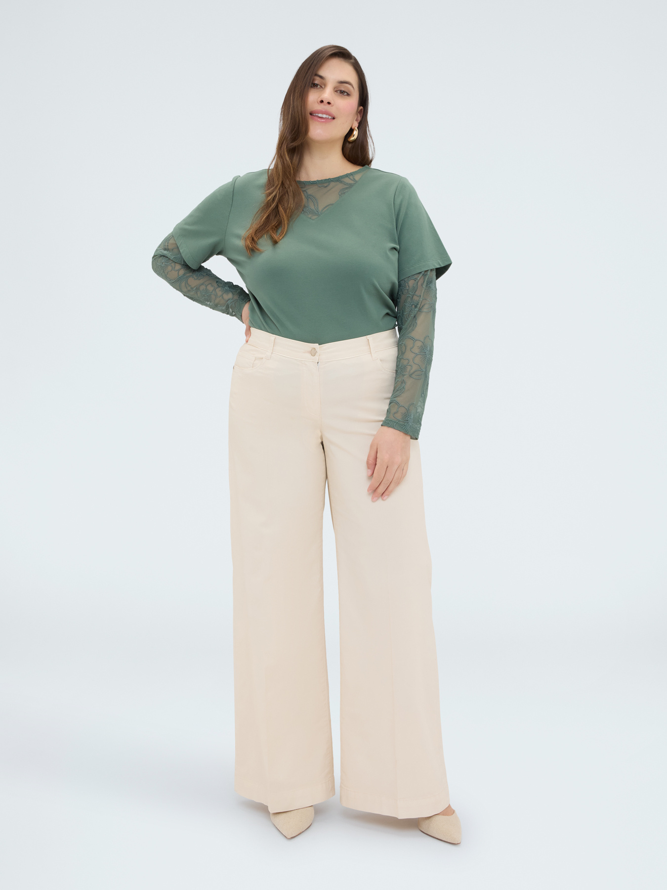 T-shirt con maniche e scollo in pizzo image number 3