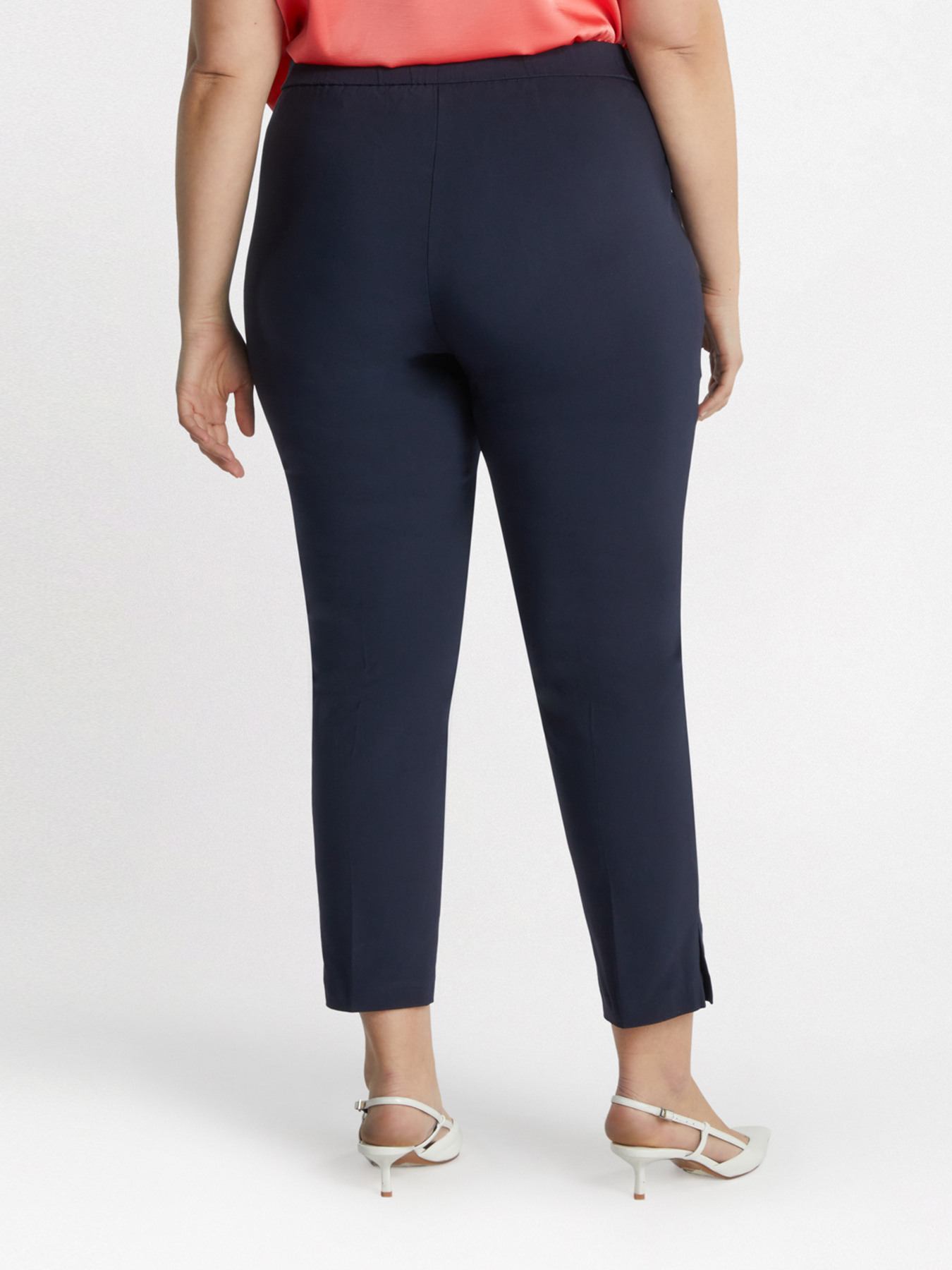 LENZING&trade; ECOVERO&trade; viscose New York trousers image number 1