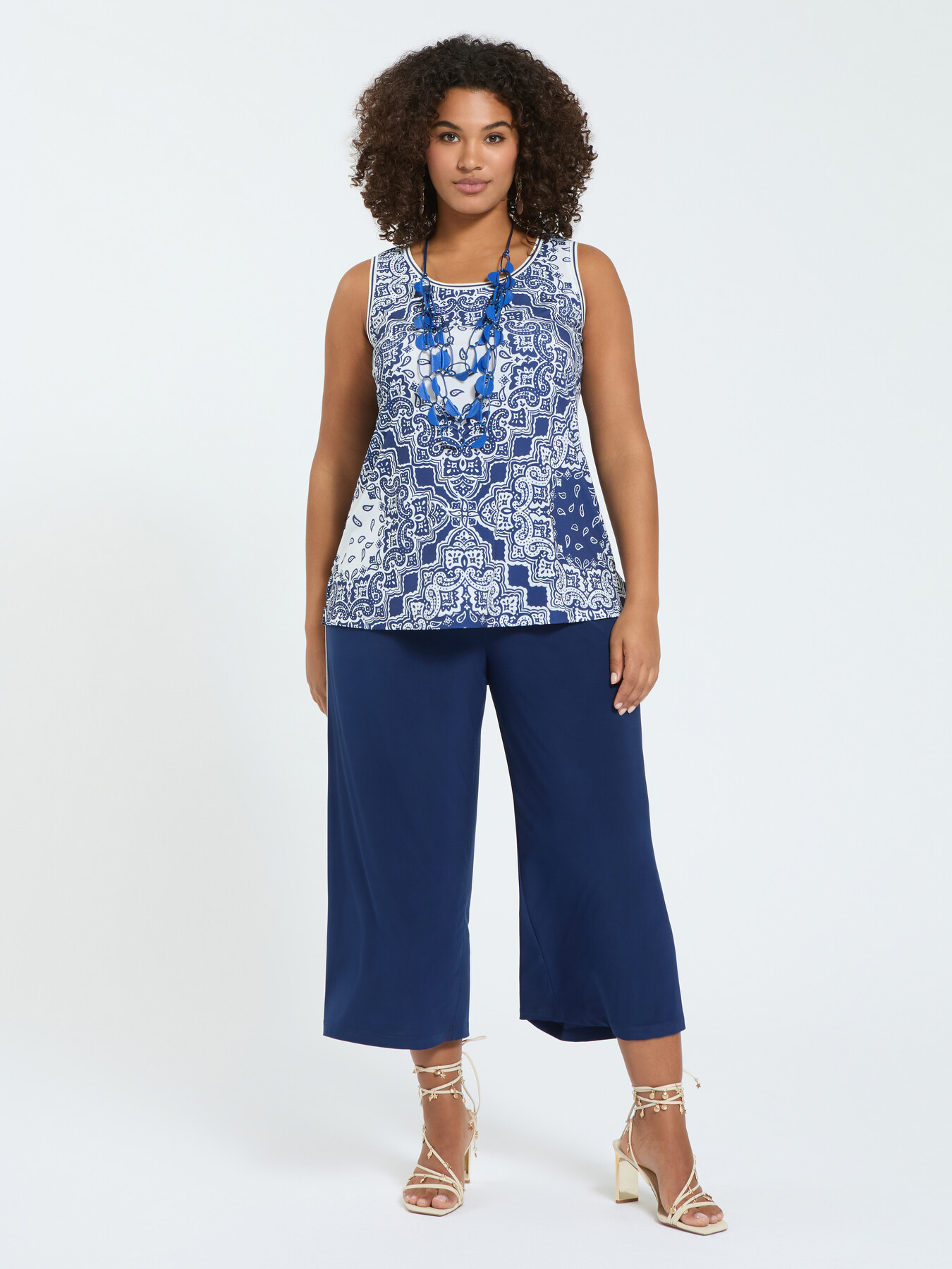 Jersey top with bandana print image number 3