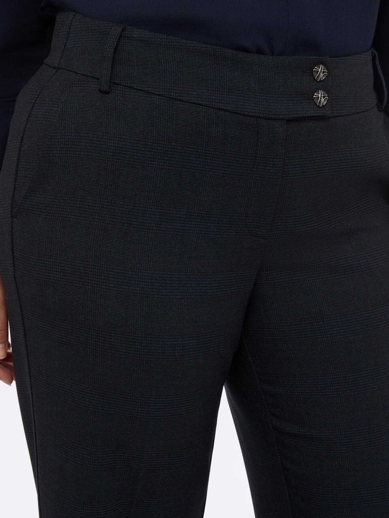 Pantalon new regular avec pli repass&eacute; image number 2