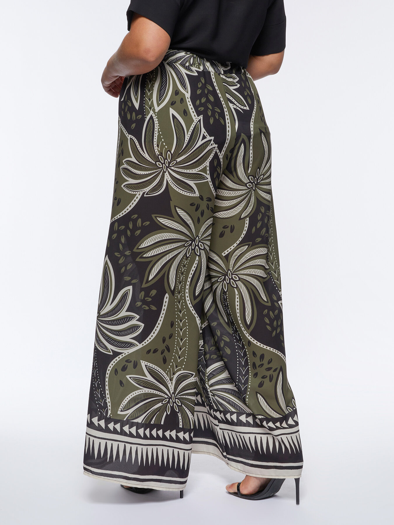 Pantalones anchos estampados image number 3