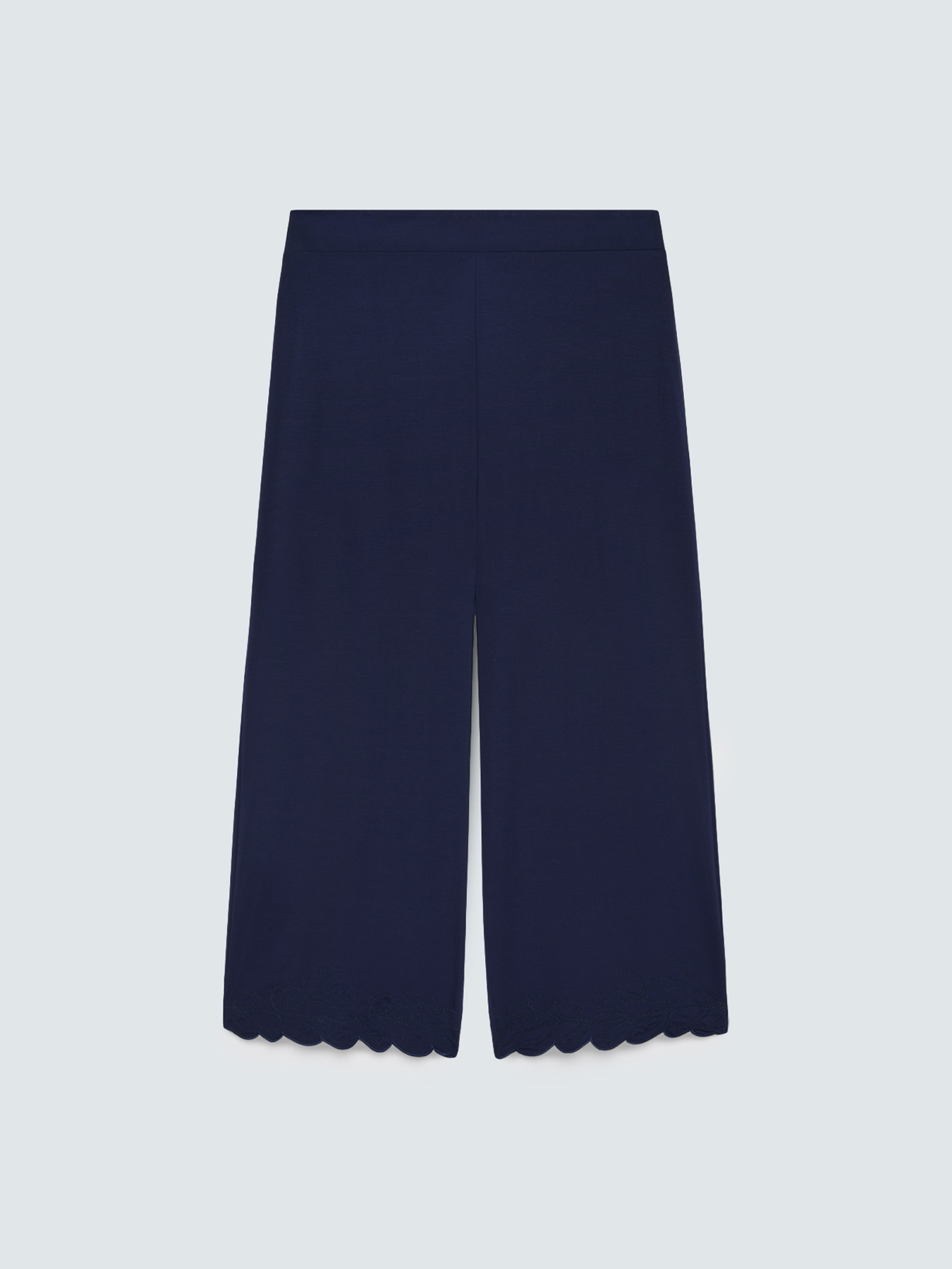 Pantalon court avec ourlet brod&eacute; image number 4