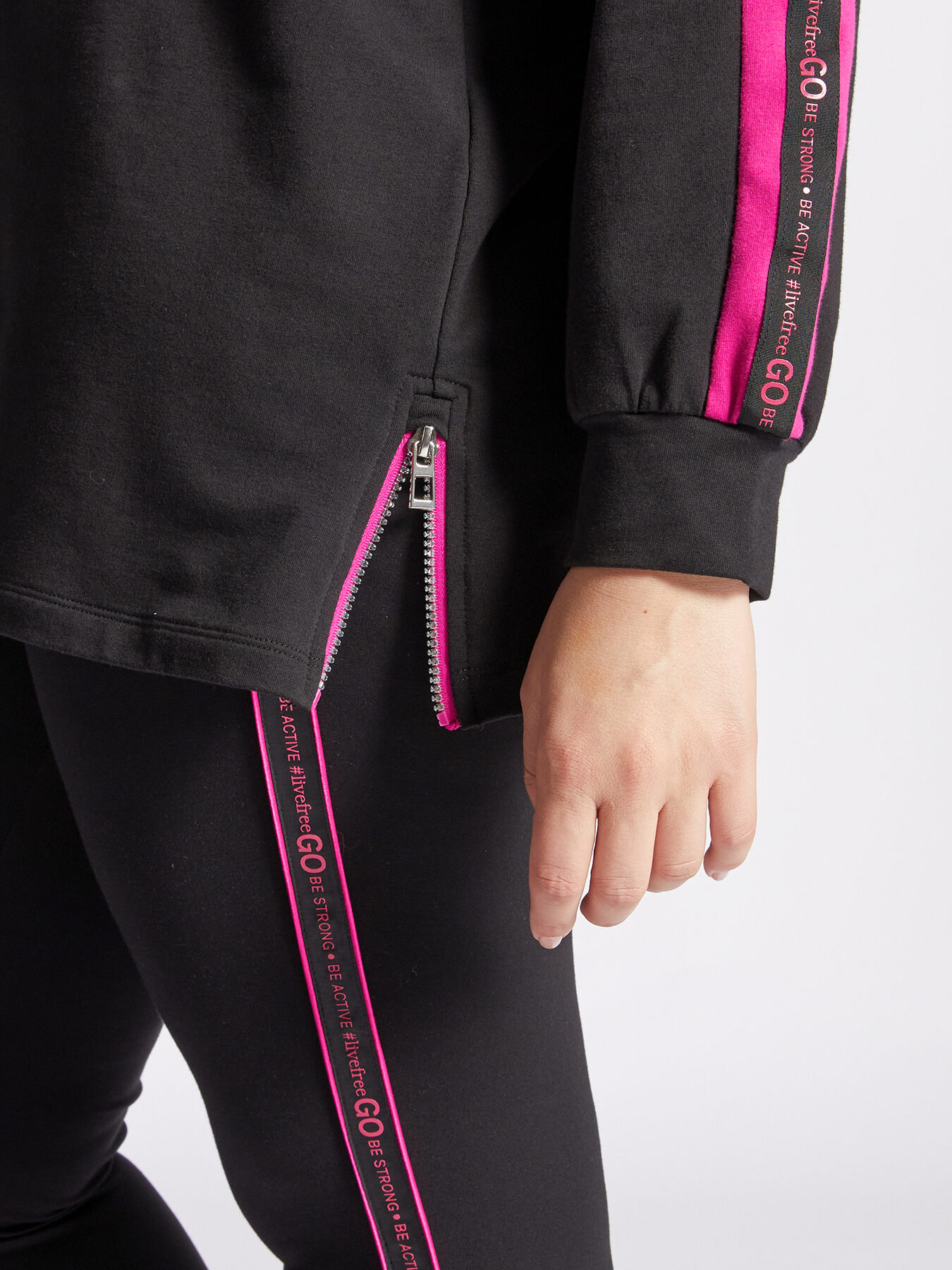 Sweat-shirt oversize &laquo;&nbsp;GO.&nbsp;&raquo; zipp&eacute; image number 2