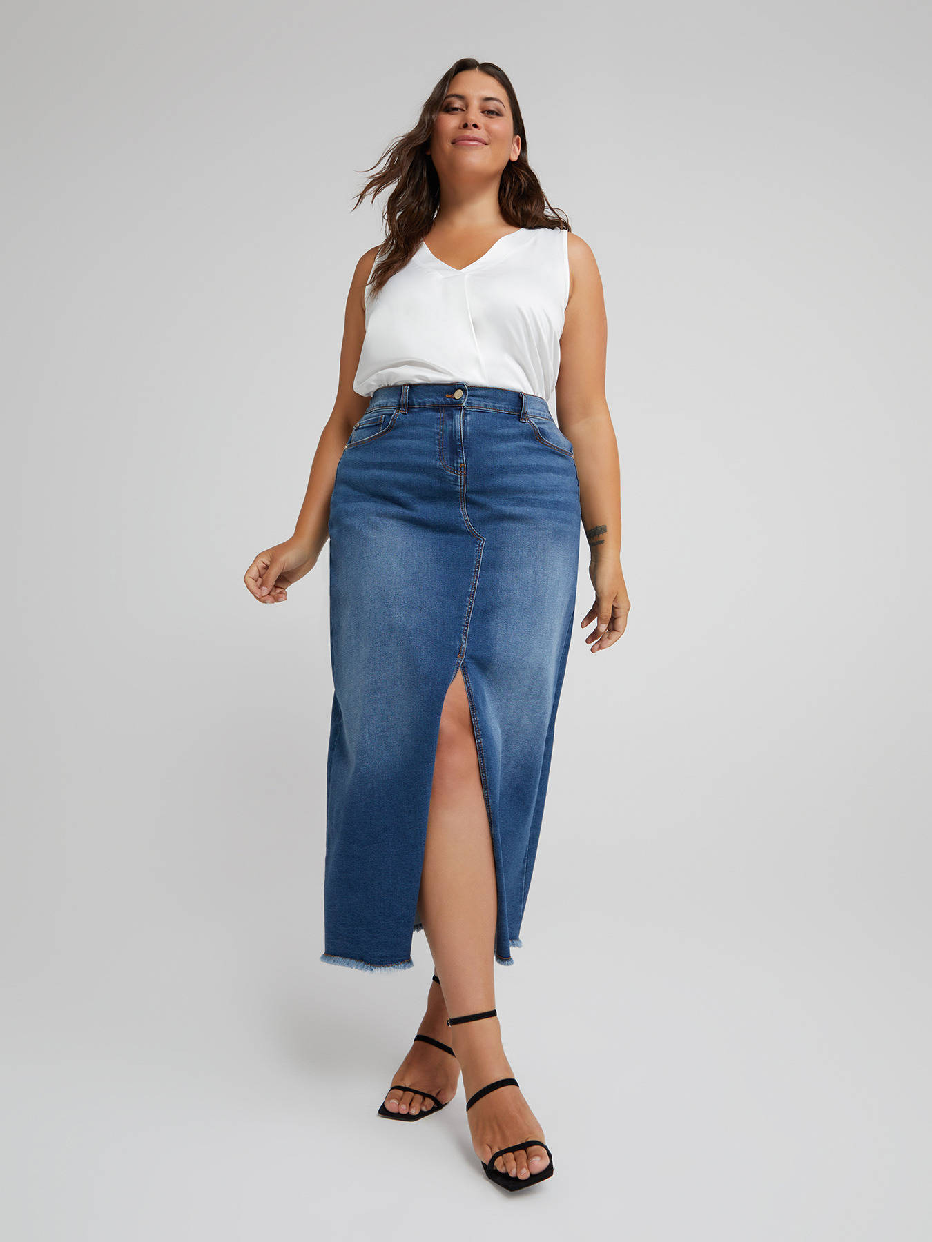 Denim skirt image number 2