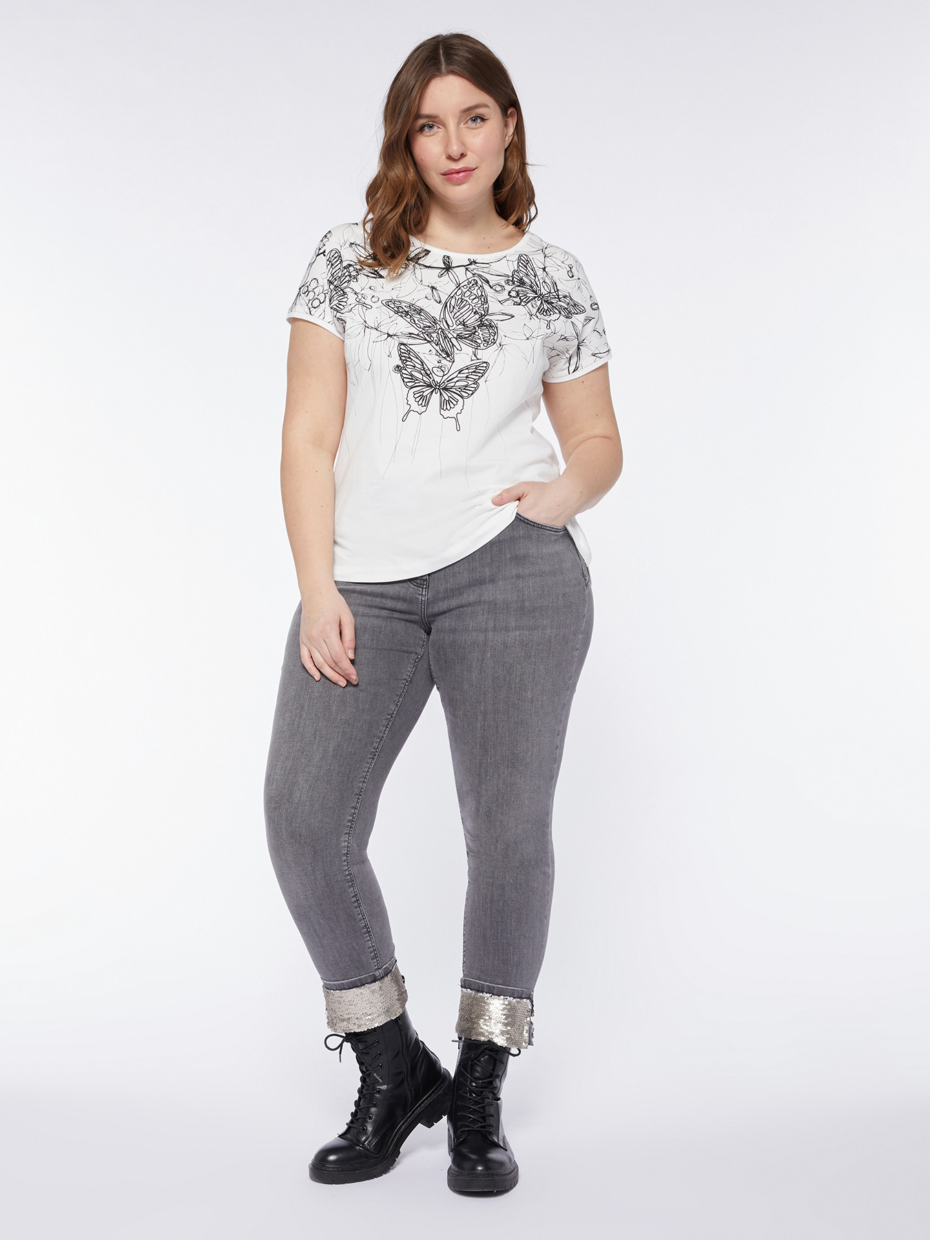 Skinny jeans with sequined hem image number 3