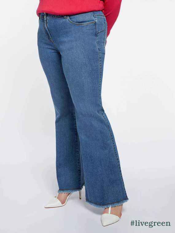 Flare jeans with fringes at the hem