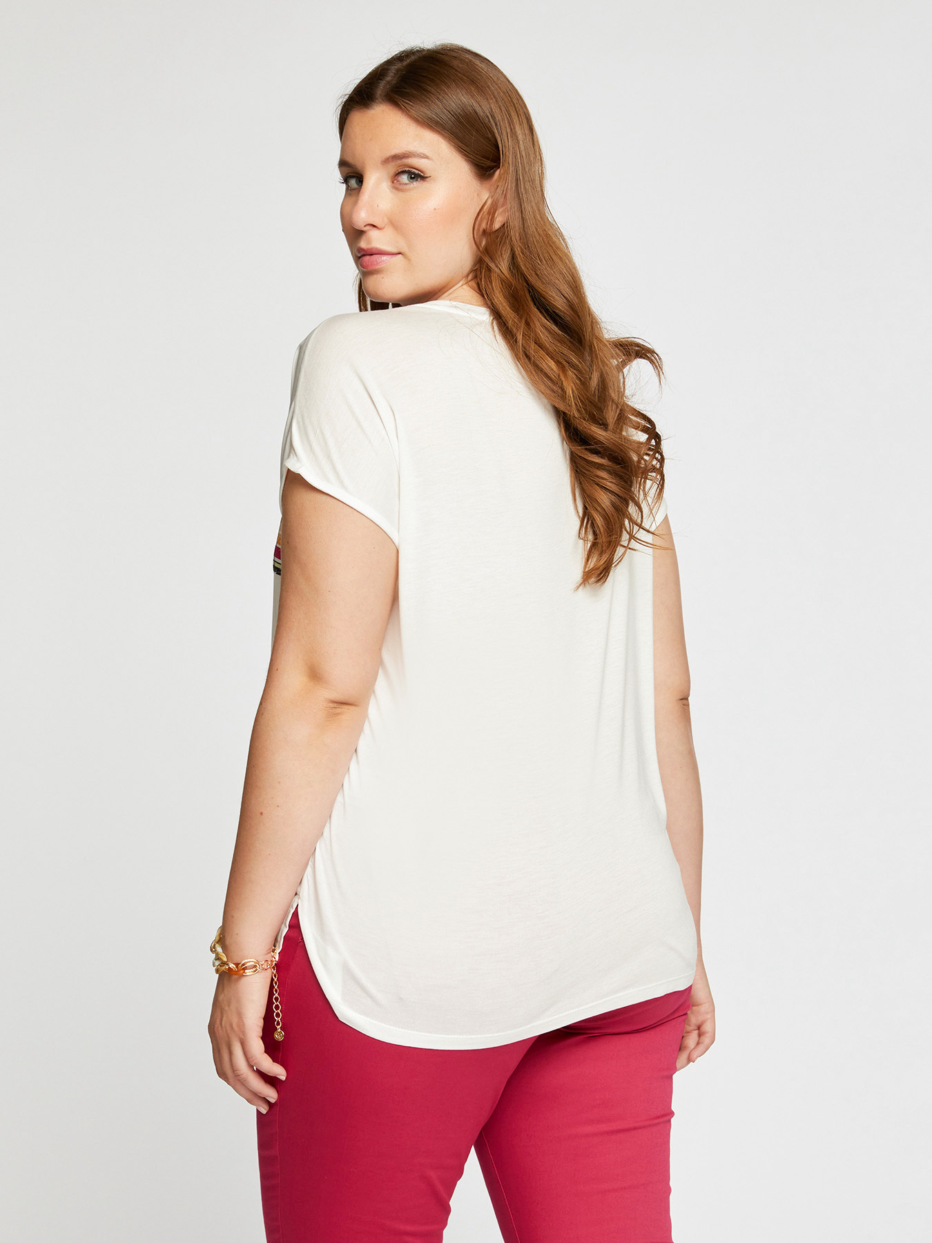 T-shirt ricamata image number 1