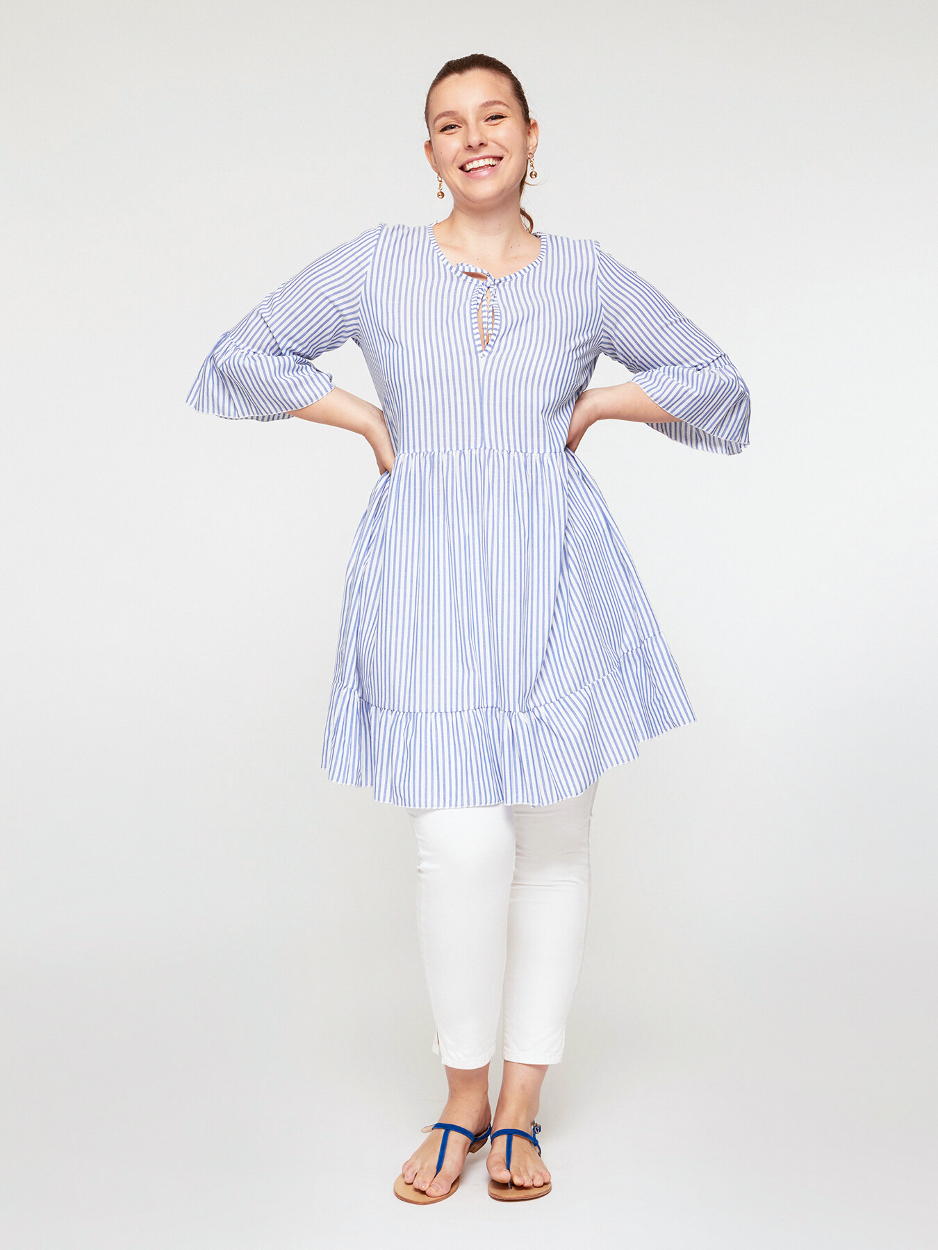 Blusa lunga rigata con balze image number 3