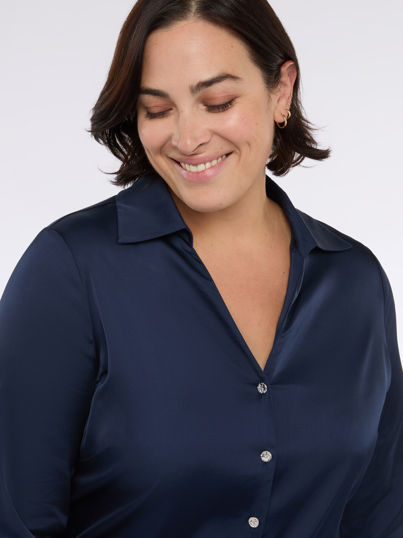 Camicia scollo a V in raso image number 3