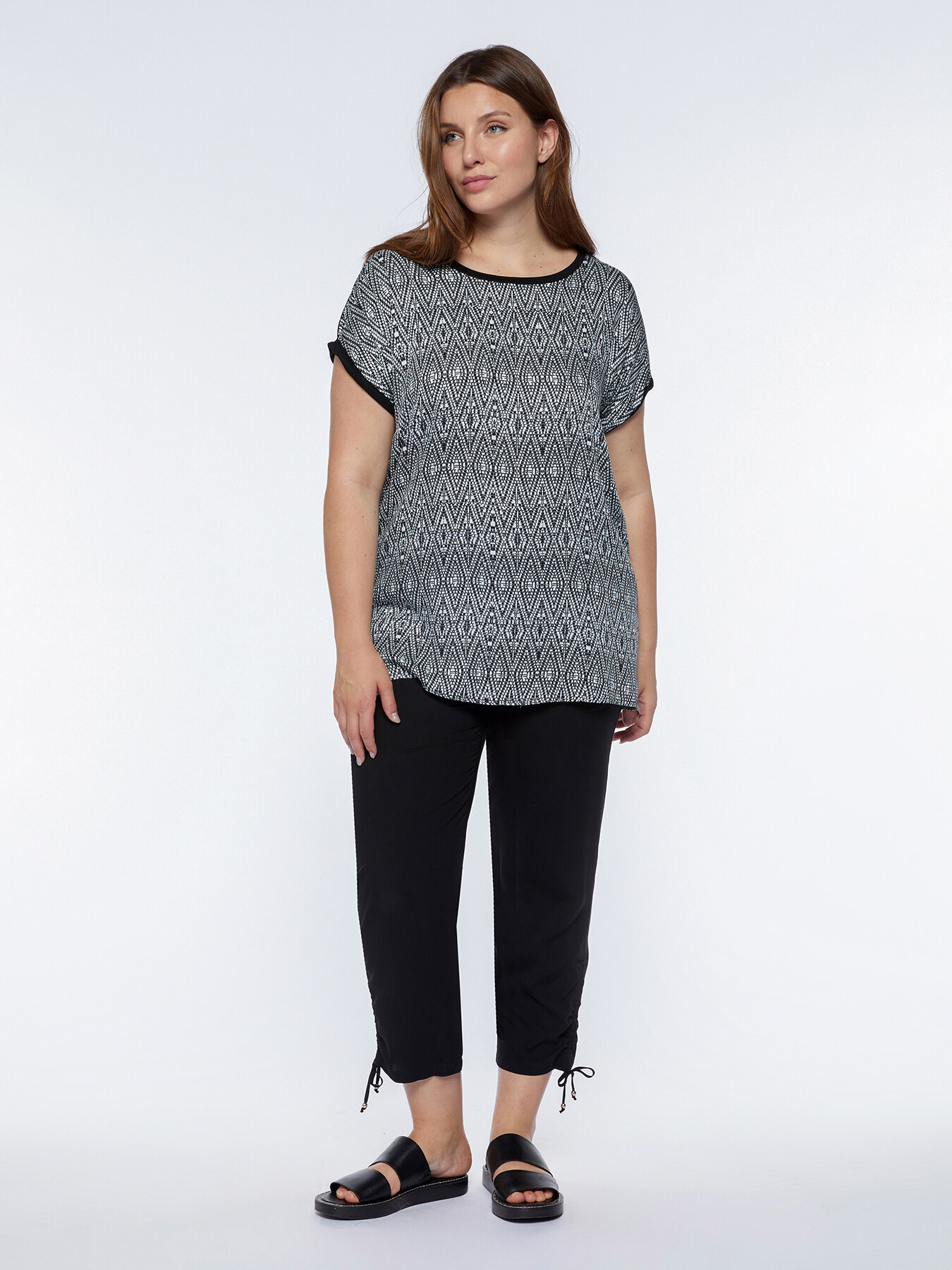 T-shirt with print image number 2