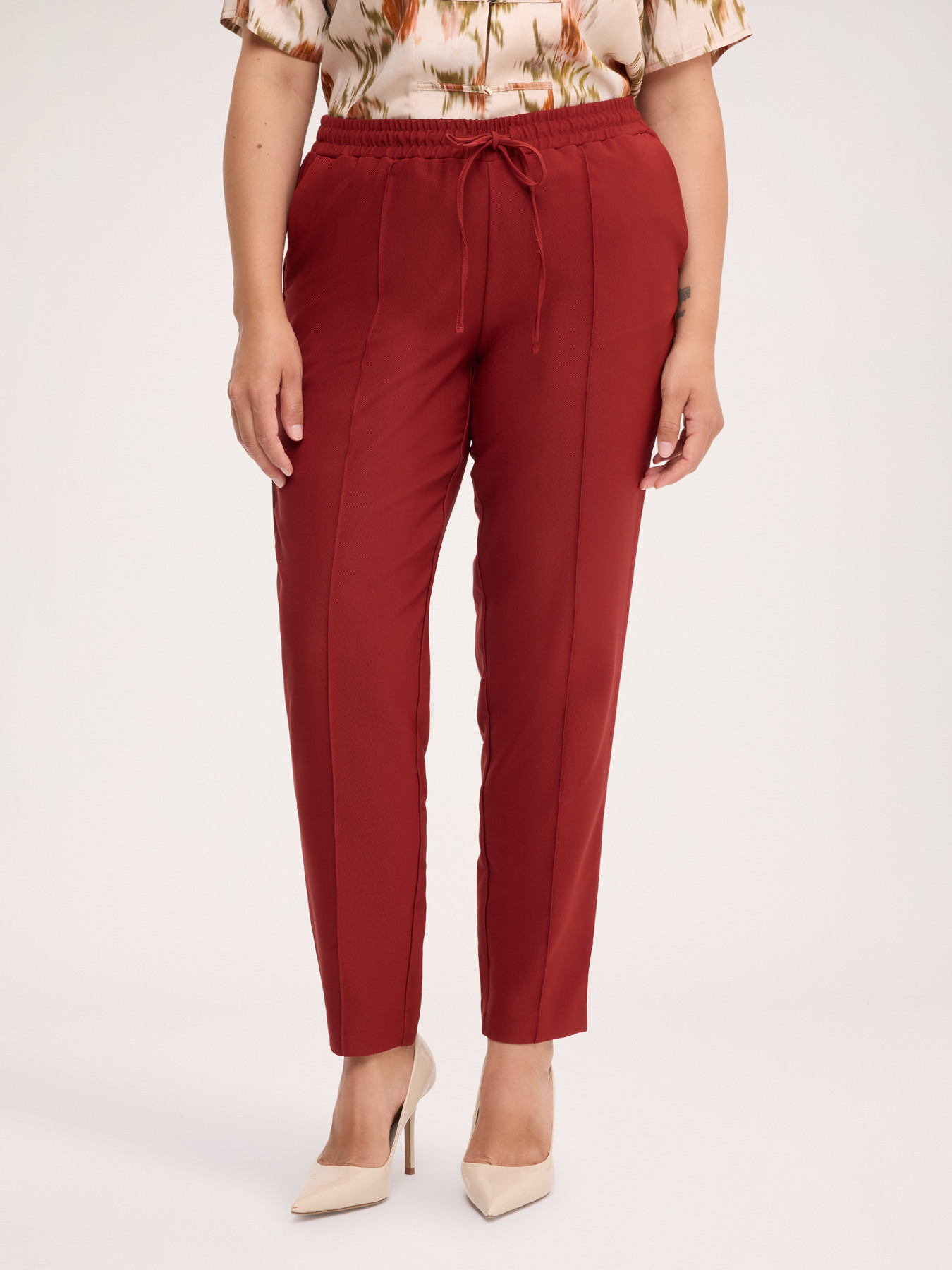Straight leg trousers with drawstring image number 2