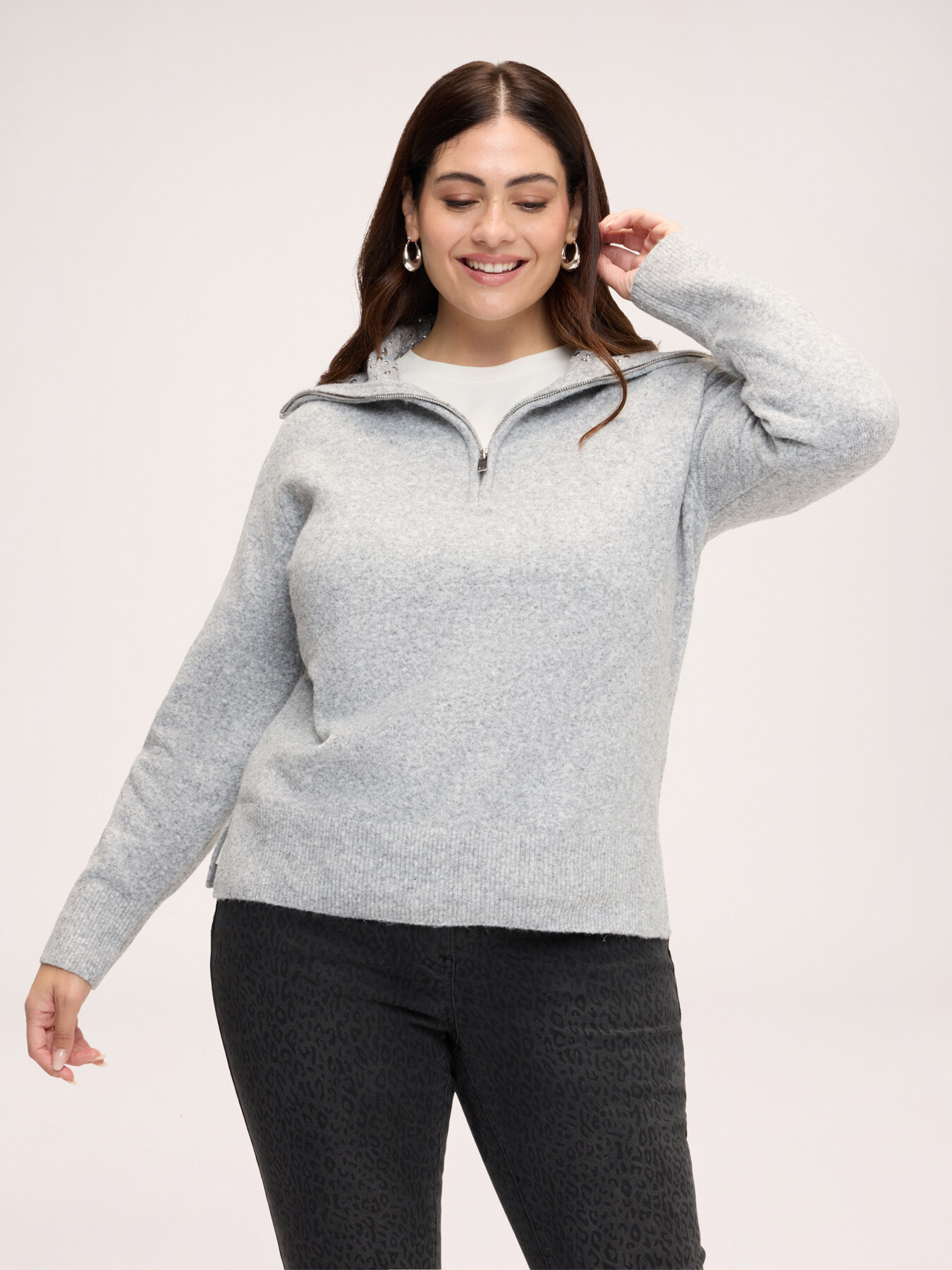 Sweater with collar and shiny appliqu&eacute;s image number 0