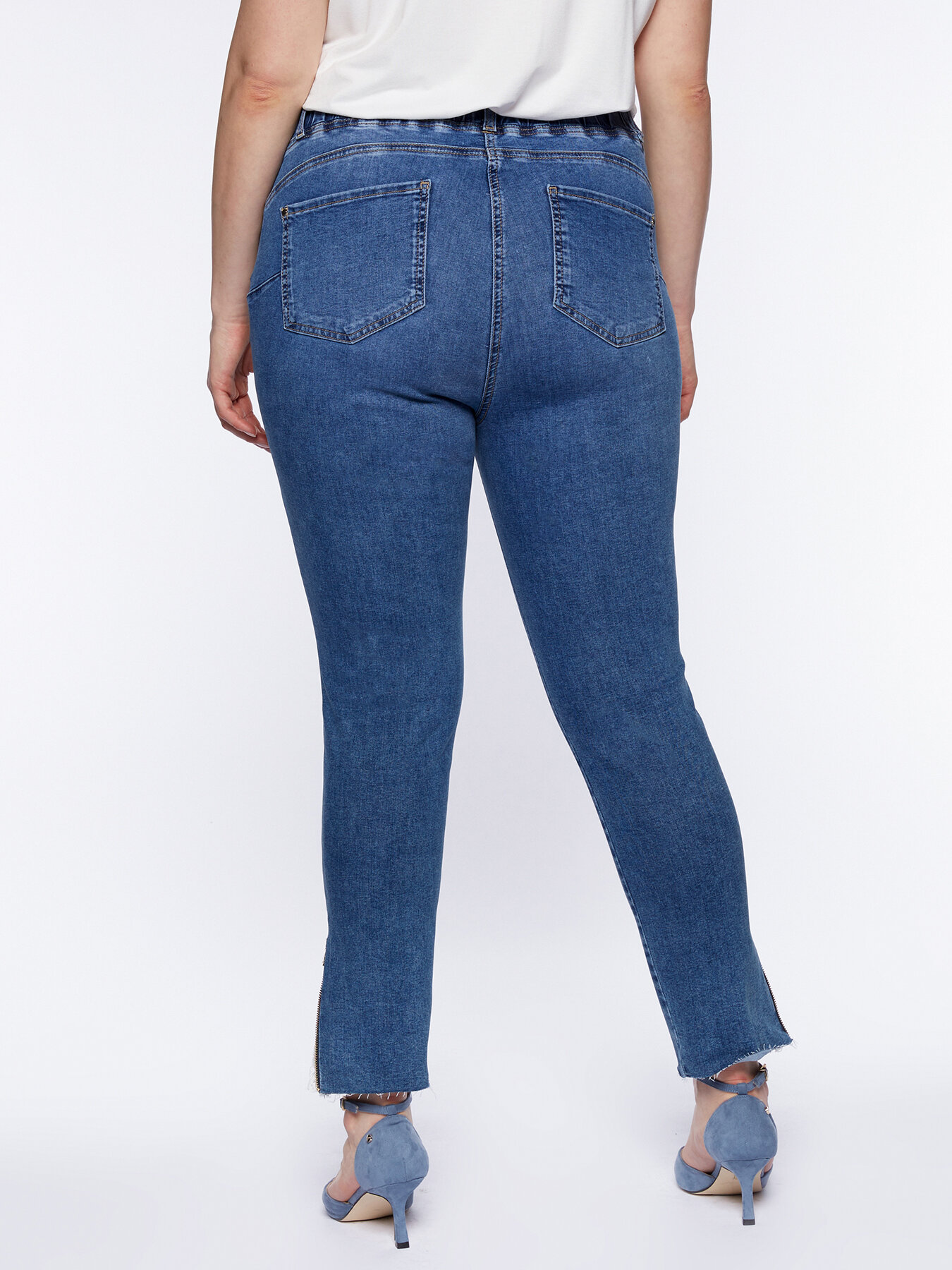 Vaqueros pitillo con inserci&oacute;n de encaje image number 1