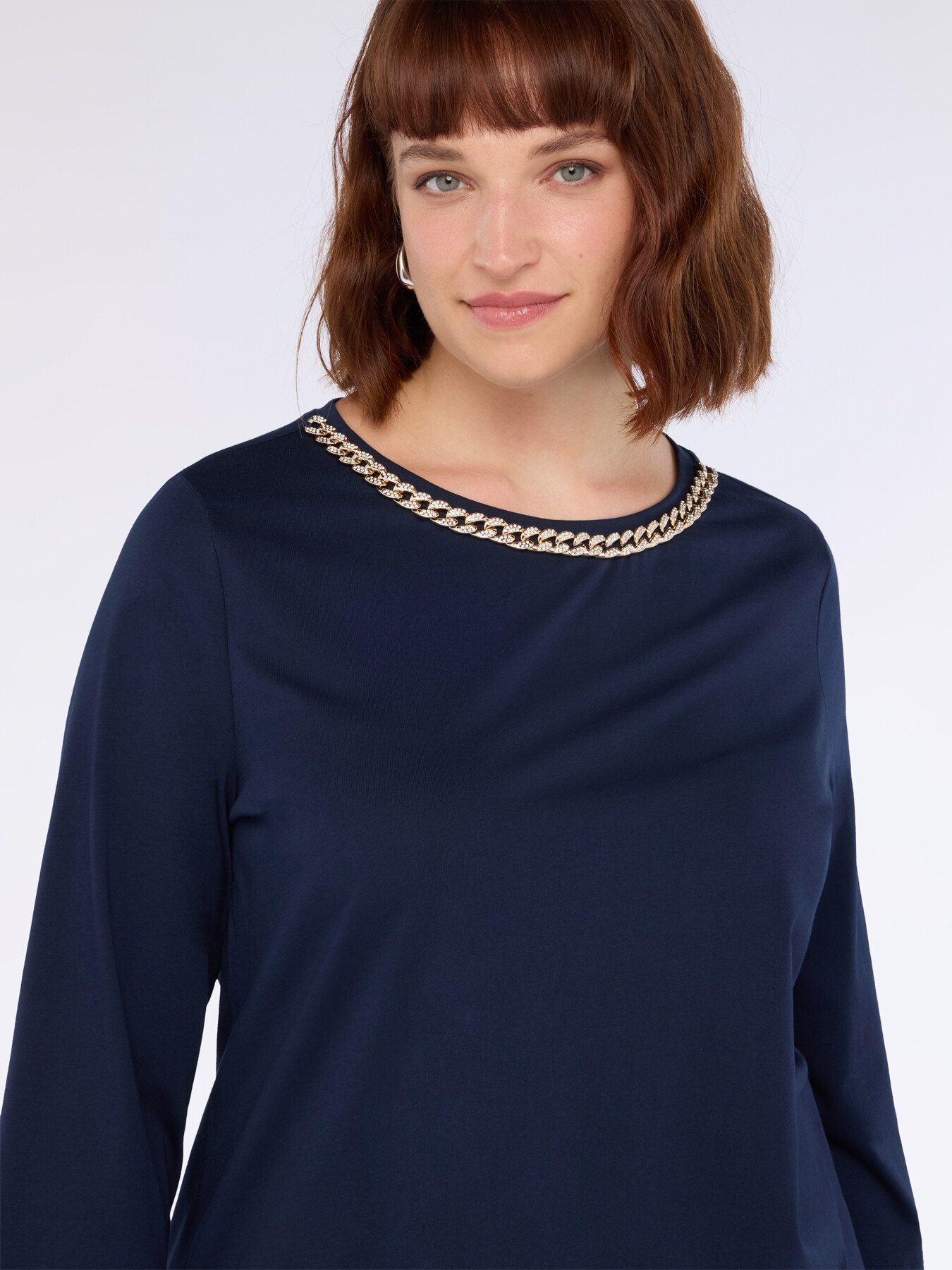 T-shirt in jersey con catena sullo scollo image number 3