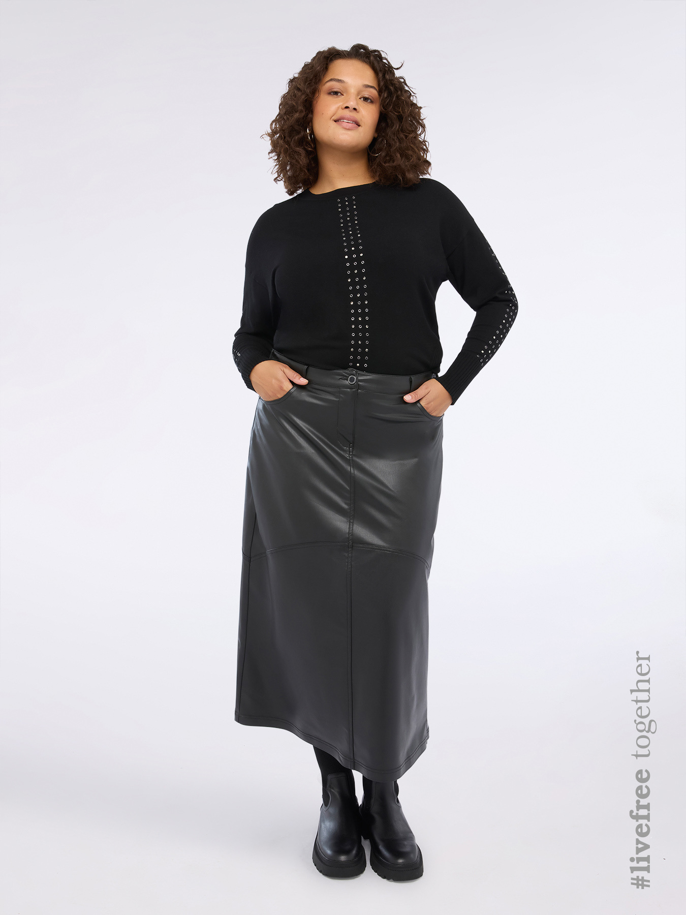 Pull avec applications brillantes image number 0