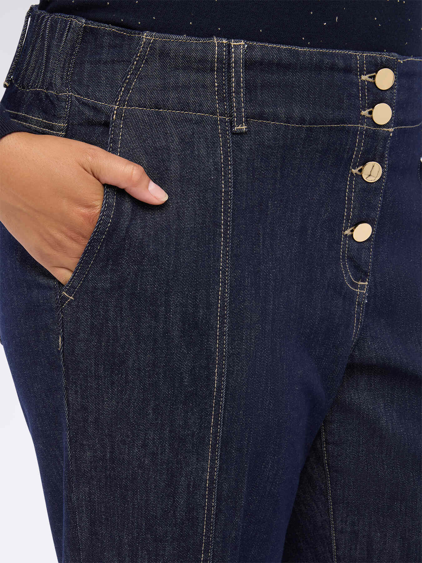 Jean raccourci avec revers maxi image number 4