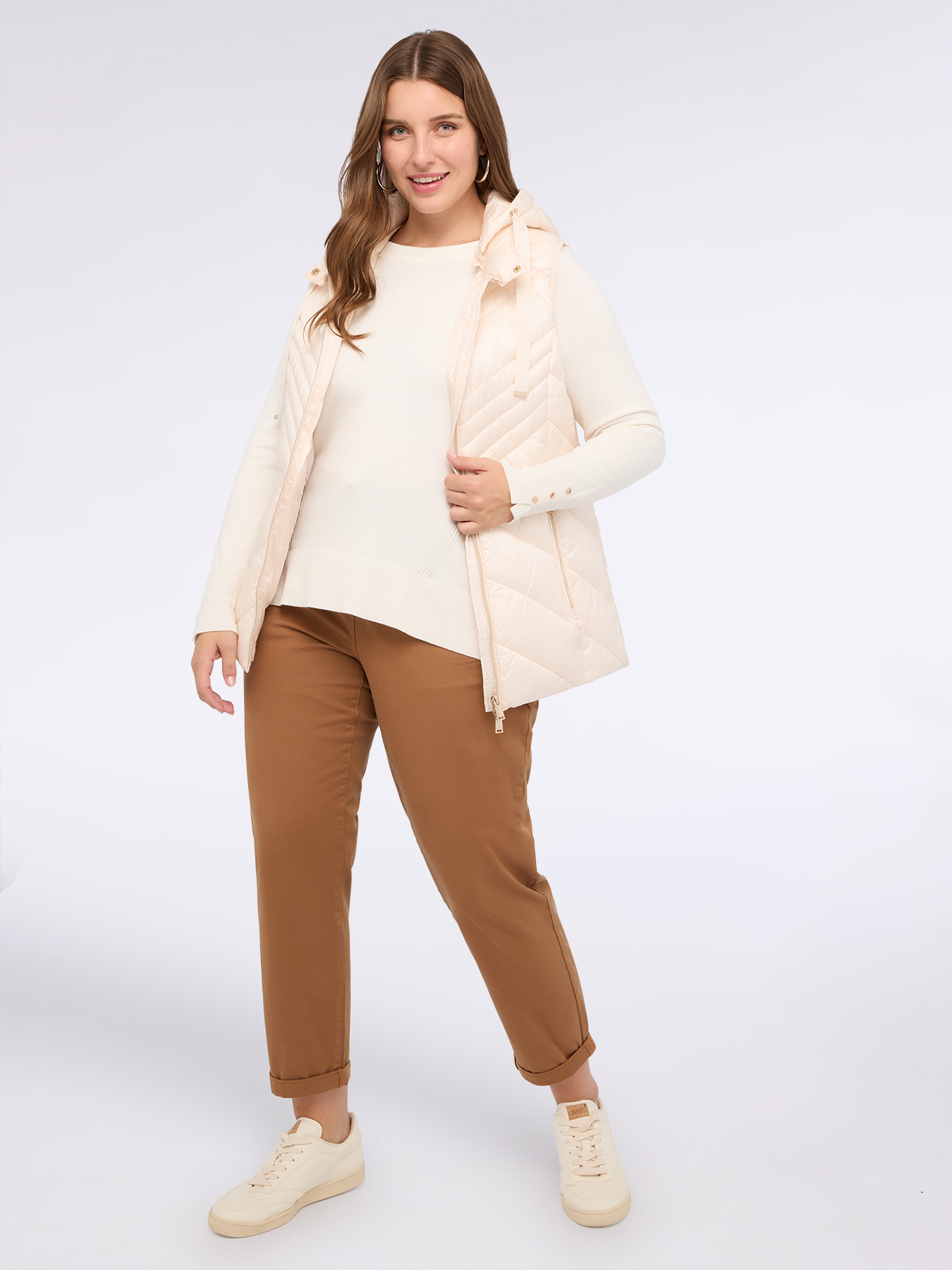 Sleeveless down jacket with hood and Sorona® Aura padding image number 2