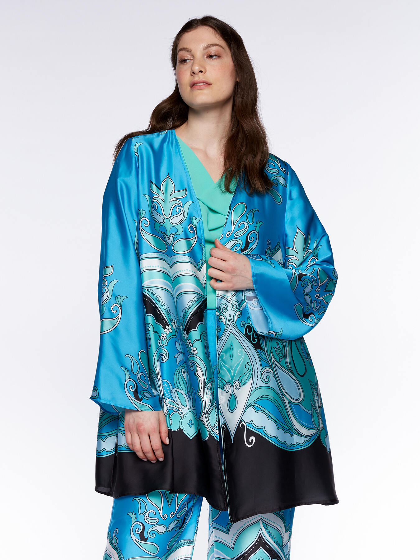 Quimono de raso estampado image number 1