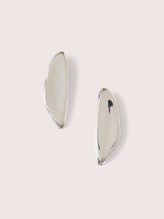 Boucles d'oreilles au design asym&eacute;trique