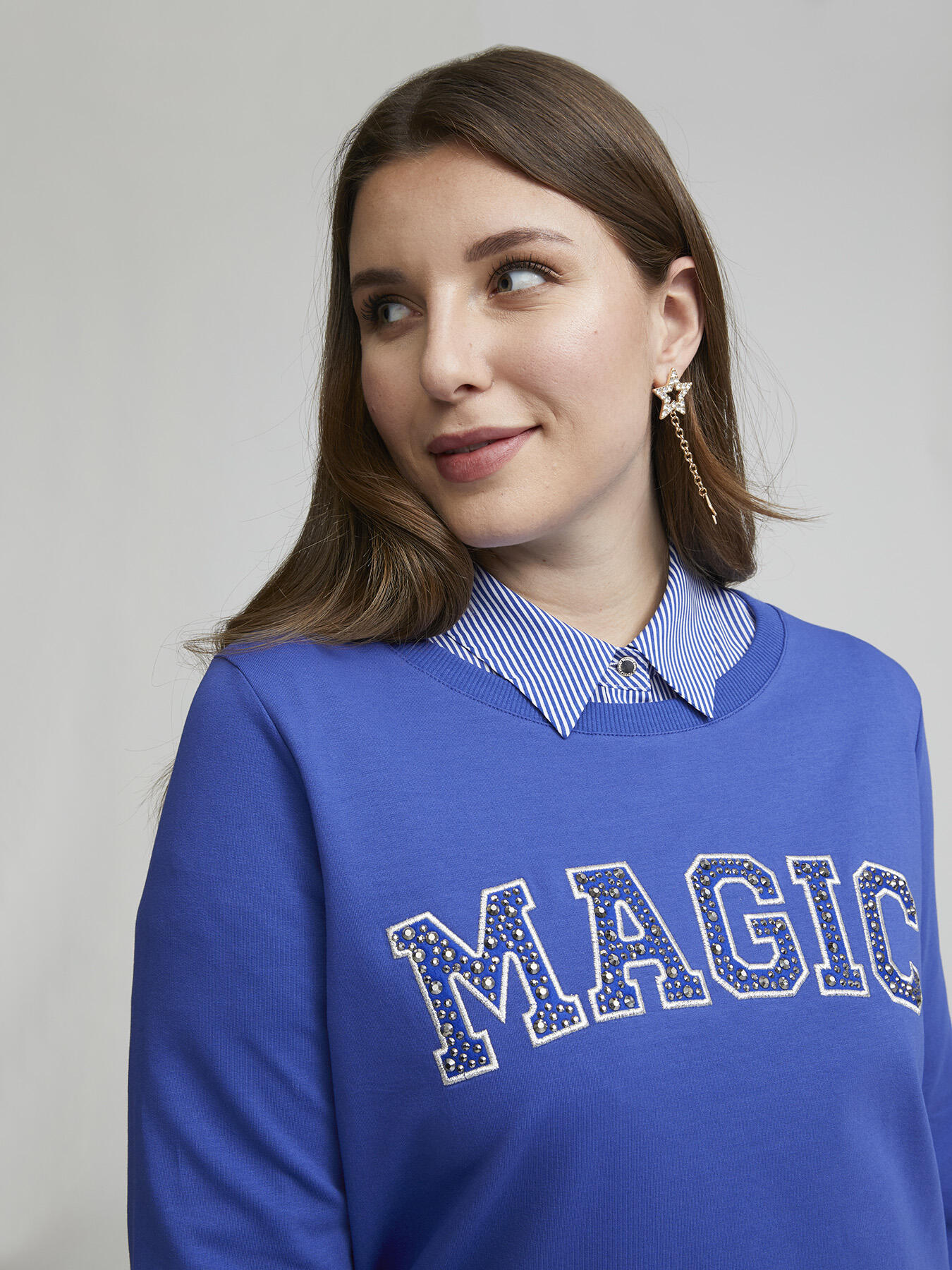 Felpa con scritta ricamata image number 0