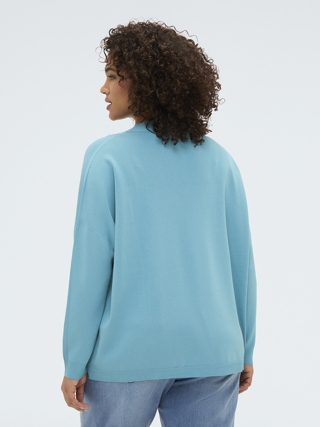 Fine knit V-neck sweater image number 1