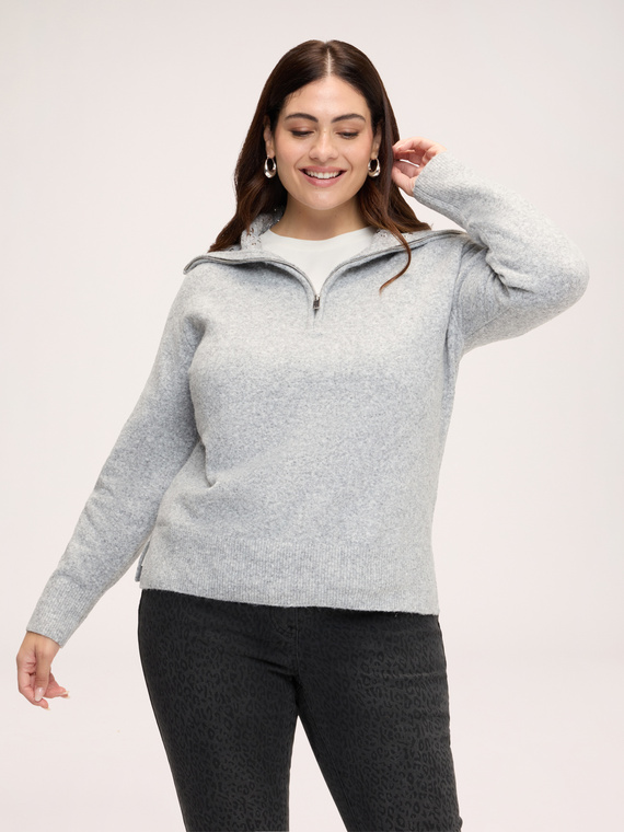 Sweater with collar and shiny appliqu&eacute;s