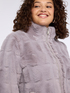 Chaqueta efecto peluche con cuello alto image number 0