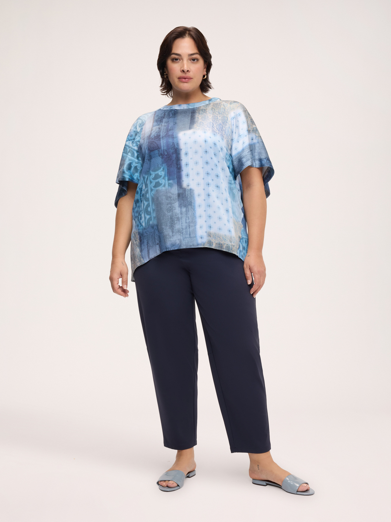 Blouse en viscose avec imprim&eacute; patchwork image number 2
