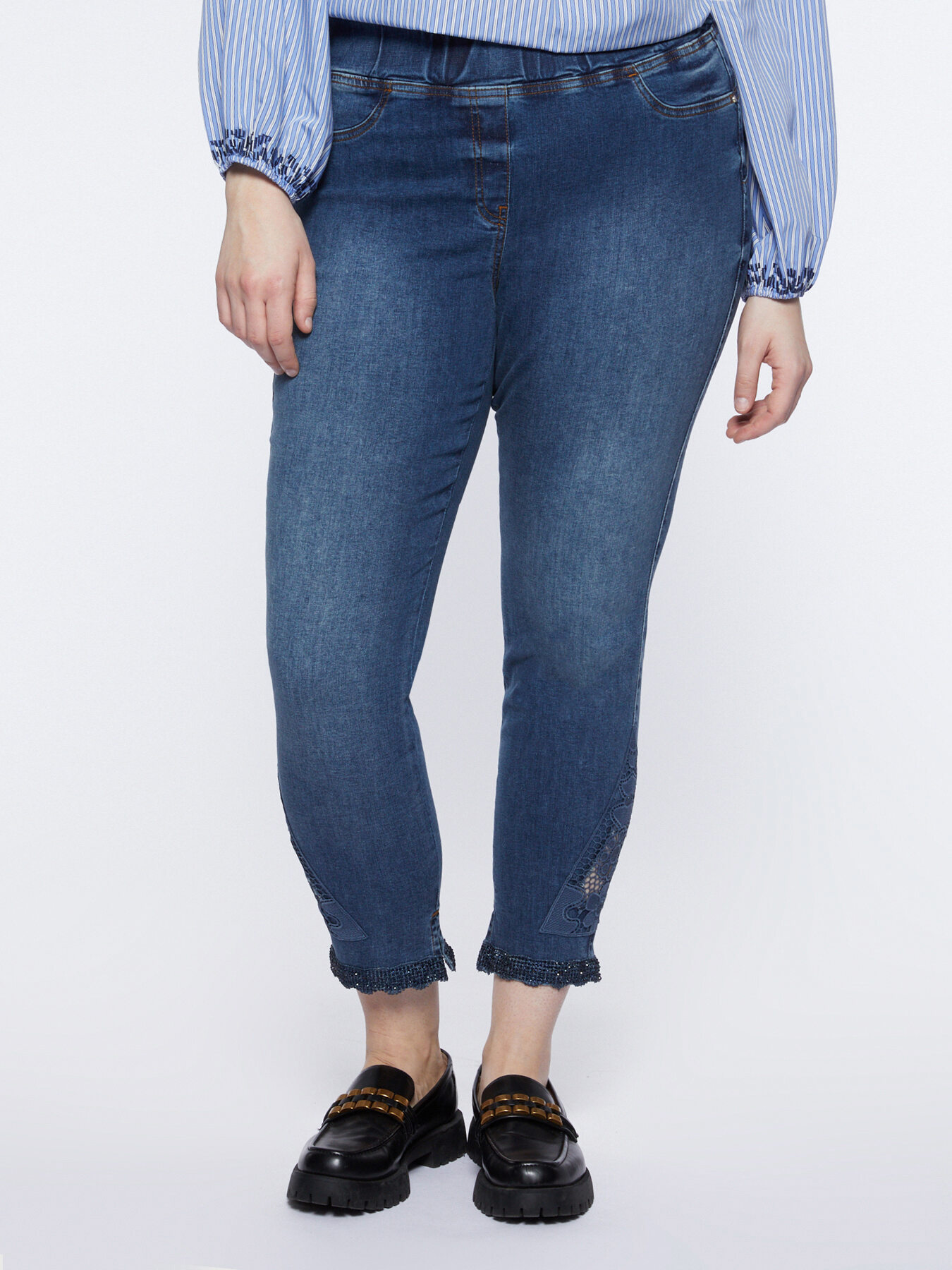 Jeggings with macram&eacute; border at the hem image number 0