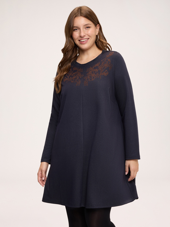 Short A-line dress with floral embroidery