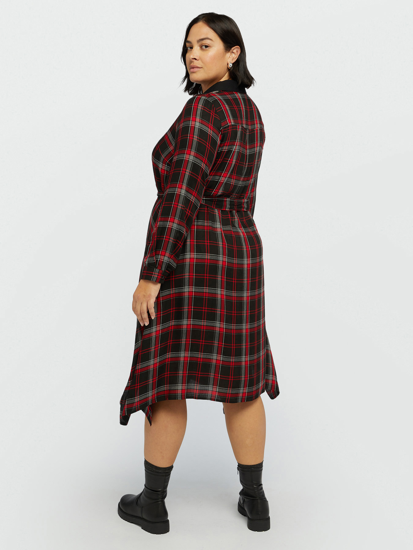 Robe &agrave; carreaux tartan avec cabochons image number 2