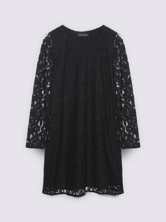 Short lace dress with long sleeves