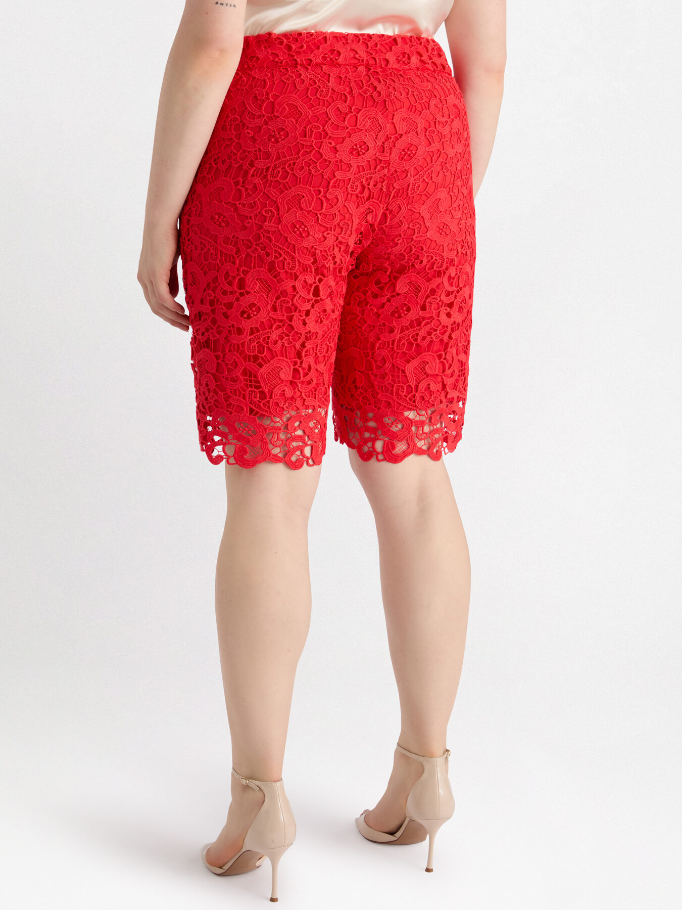 Pantaloni corti in pizzo image number 1