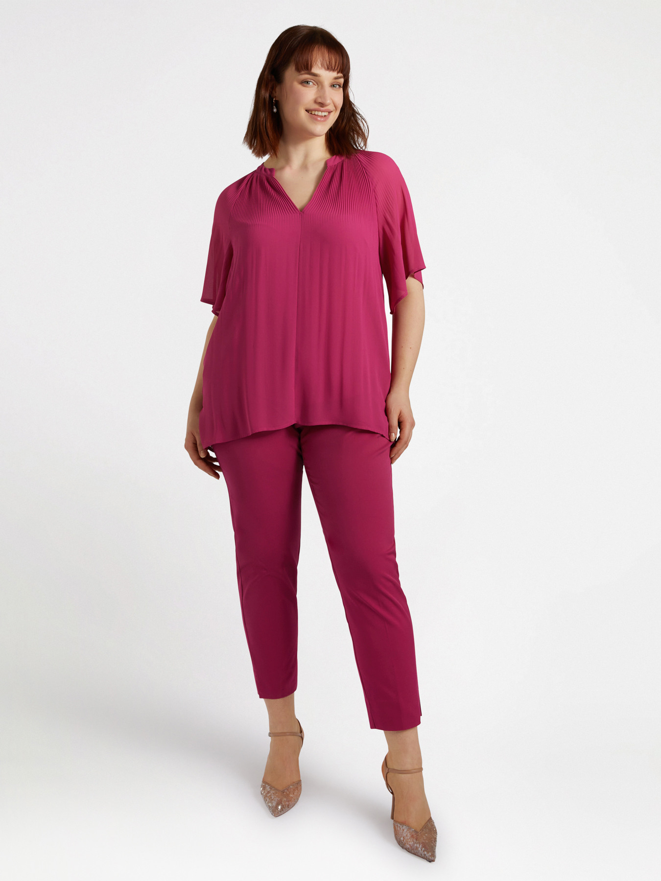 Blusa pliss&eacute; con scollo a V image number 2