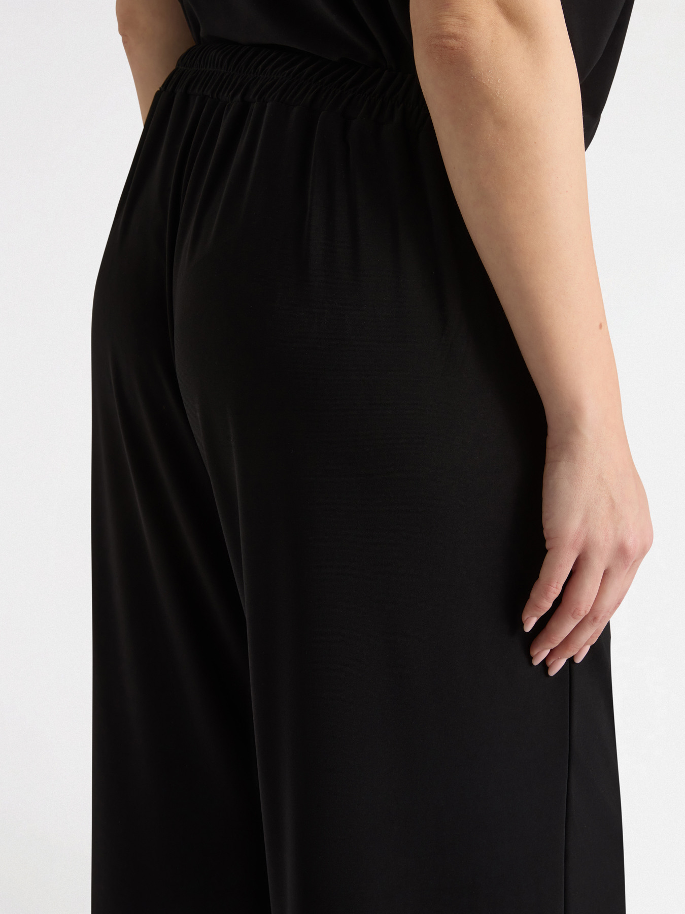 Pantaloni cropped ampi in jersey image number 3