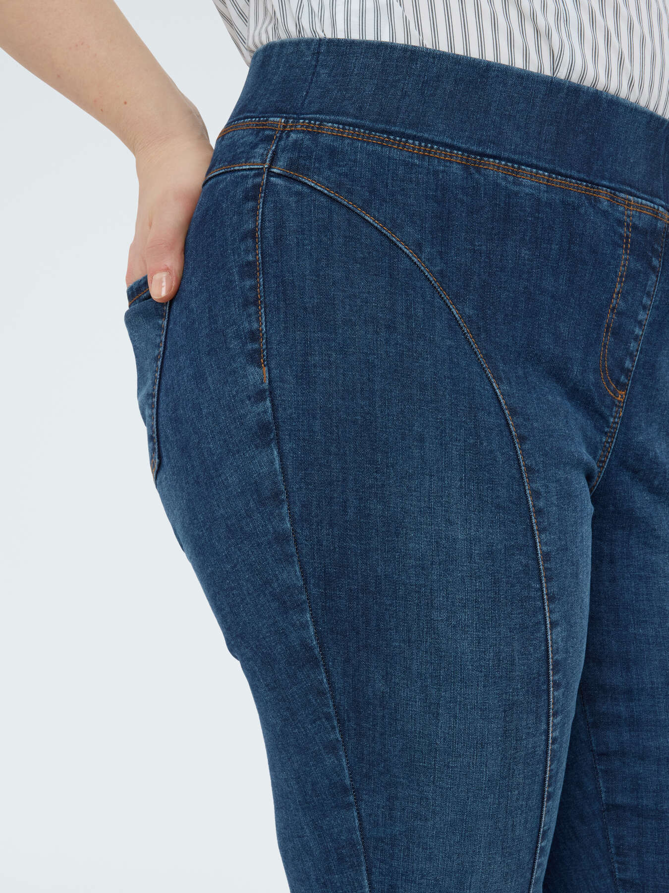 Elastic waist jeggings image number 4